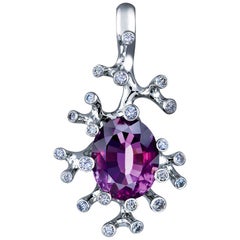 18 Karat Gold Pendant with 0.38 Carat Diamonds and 3.53 Carat Amethyst 18 Karat Gold Pendant with 0.38 Carat Diamonds and 3.53 Carat Amethyst