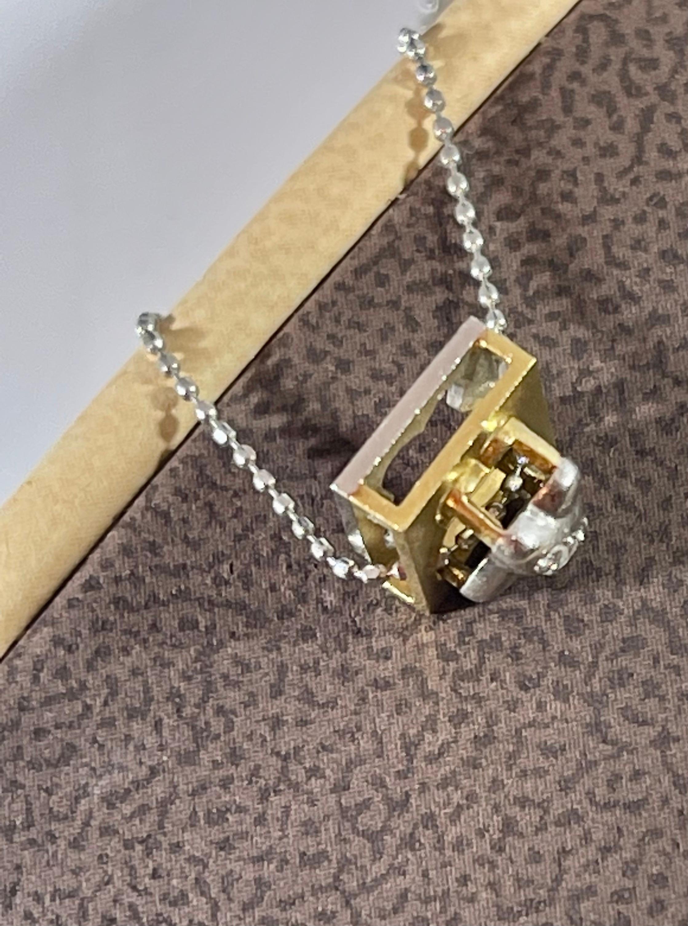 18 Karat Gold Pendant with White Diamond in White Platinum Chain For Sale 7