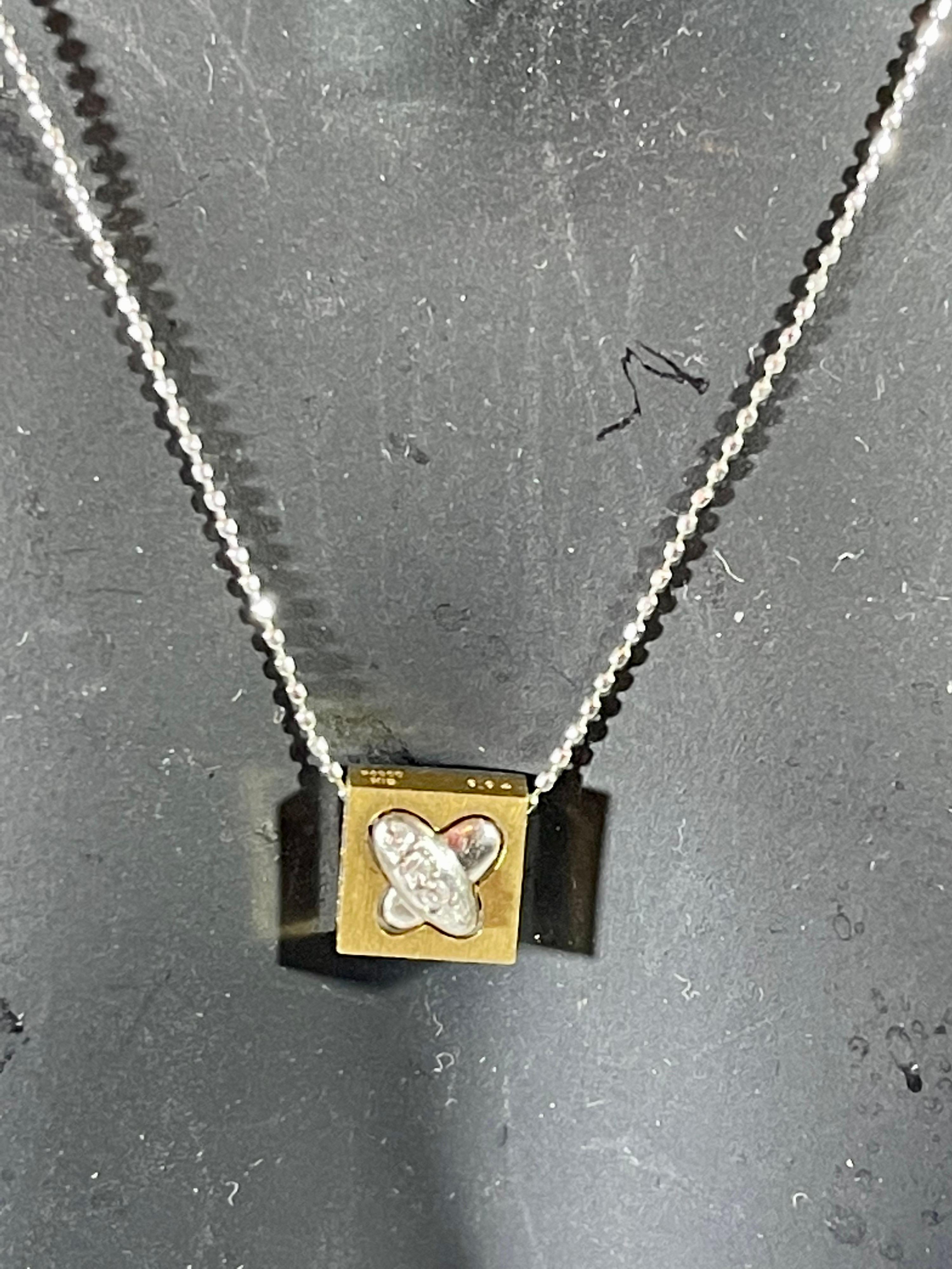 18 Karat Gold Pendant with White Diamond in White Platinum Chain For Sale 1