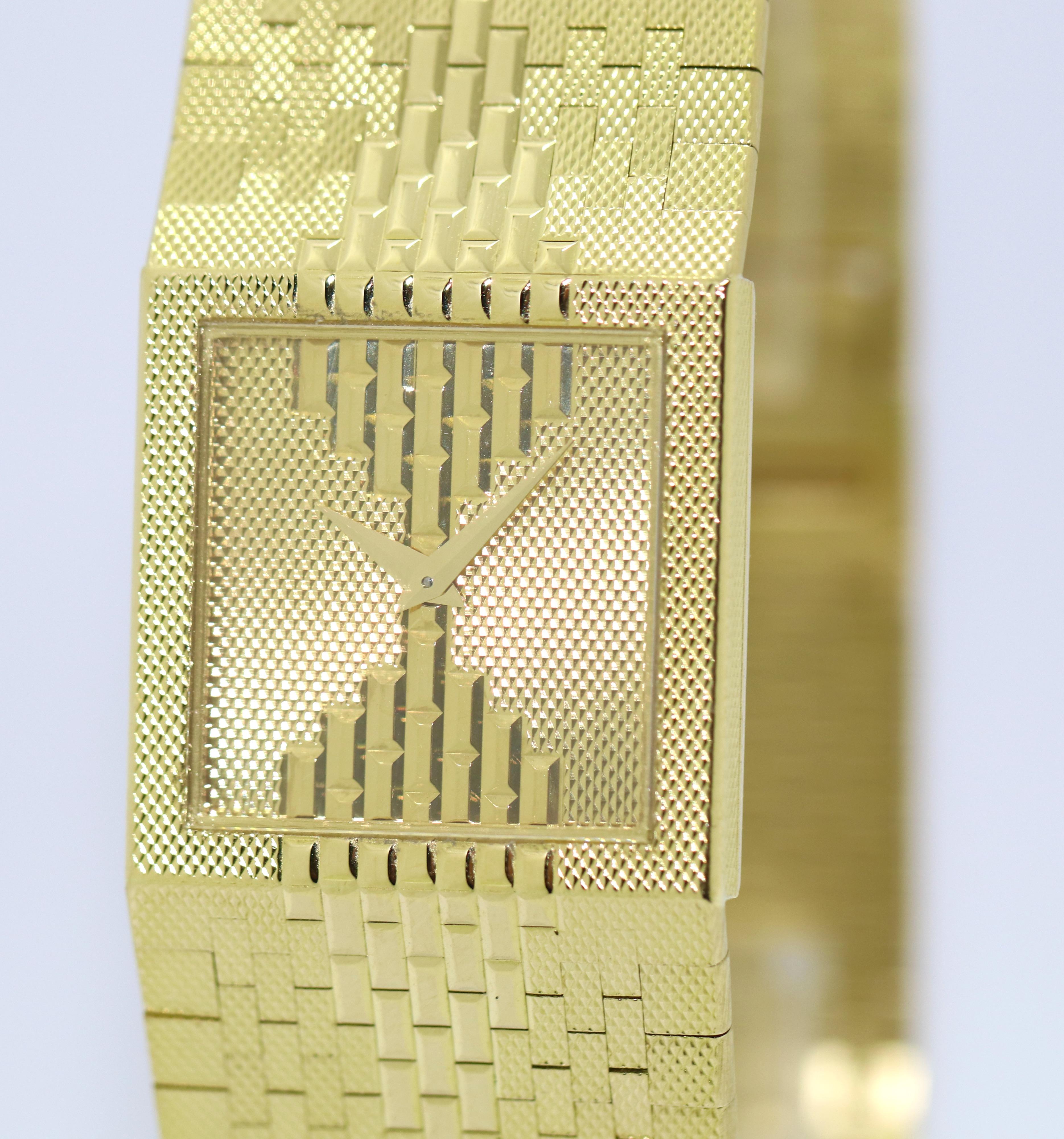 Piaget Polo Damenarmbanduhr aus 18 Karat Gold mit Art-déco-Design Ref, 7131 C38

Schöner Zustand. Neuer Komplettservice Nov. 2021 durch Wempe.

Mit Echtheitszertifikat.