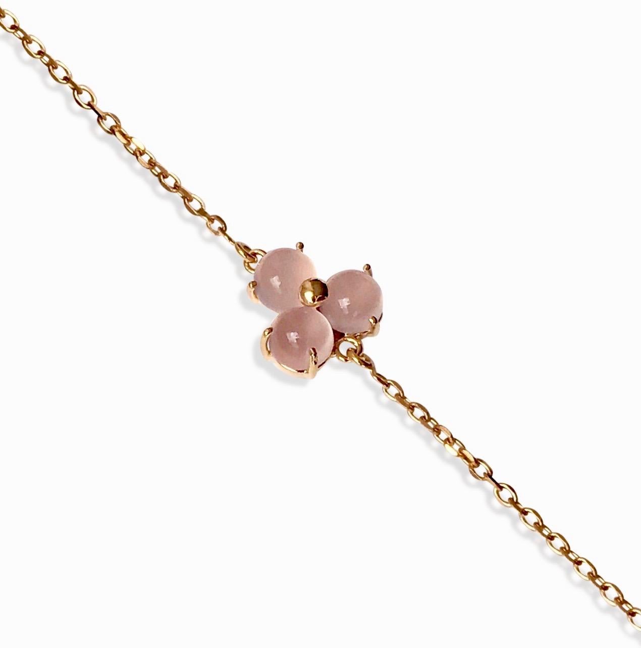 18 Karat Gold Pink Blossom Flower Charm Chain Bracelet In New Condition In London, GB