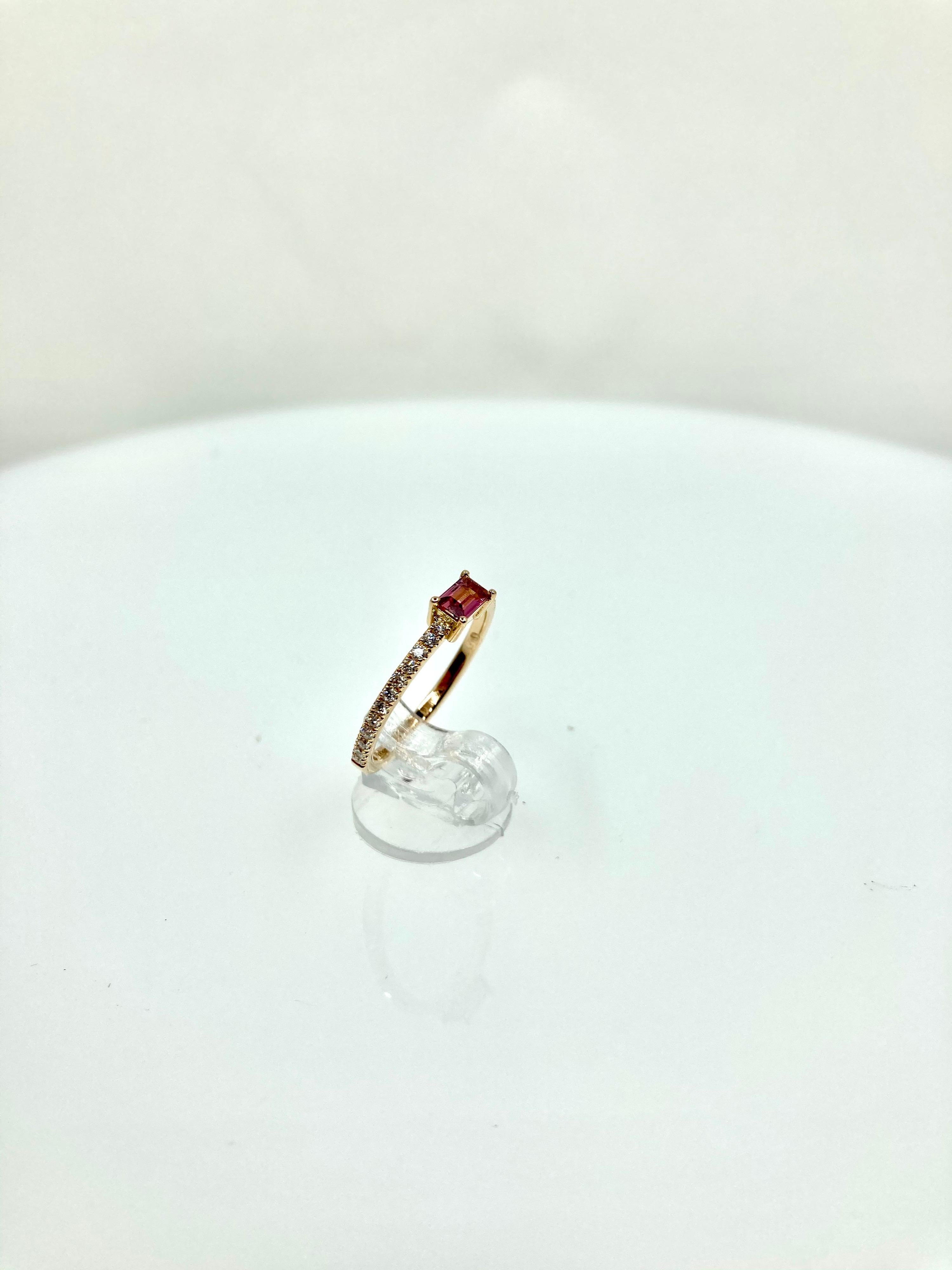 Baguette Cut 18 Karat Gold Pink Tourmaline and Diamonds Italian Ring For Sale