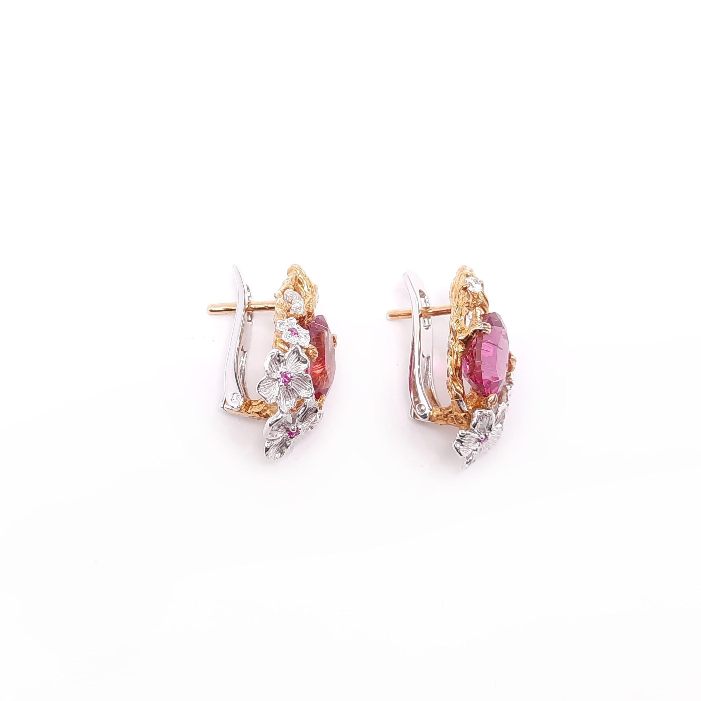 Inspired by Impressionism, MOISEIKIN® has created a blooming flower earrings with fine pink tourmalines. Trembling flowers and sweet fragrance of coming ripe fruits are embodied  in gems and metals. 
Gold filigree is detailed as branch which you
