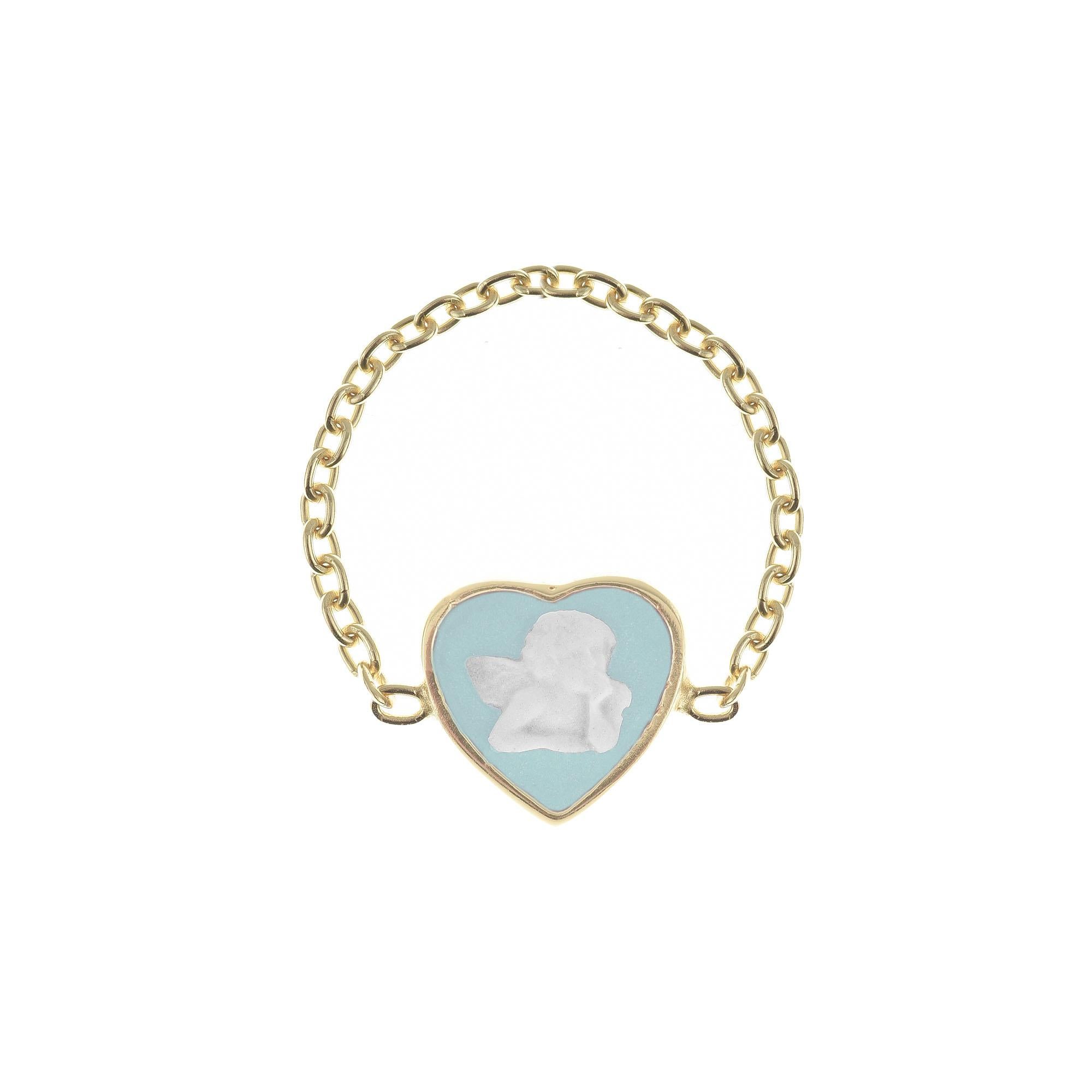 Beautifully hand crafted porcelain cameo chain ring mounted in 18k gold plated sterling silver. With a sweet look it depicts a little cherub, one of the most classic subject of cameo making. Sold as a set of two colors, pick your favourites from our