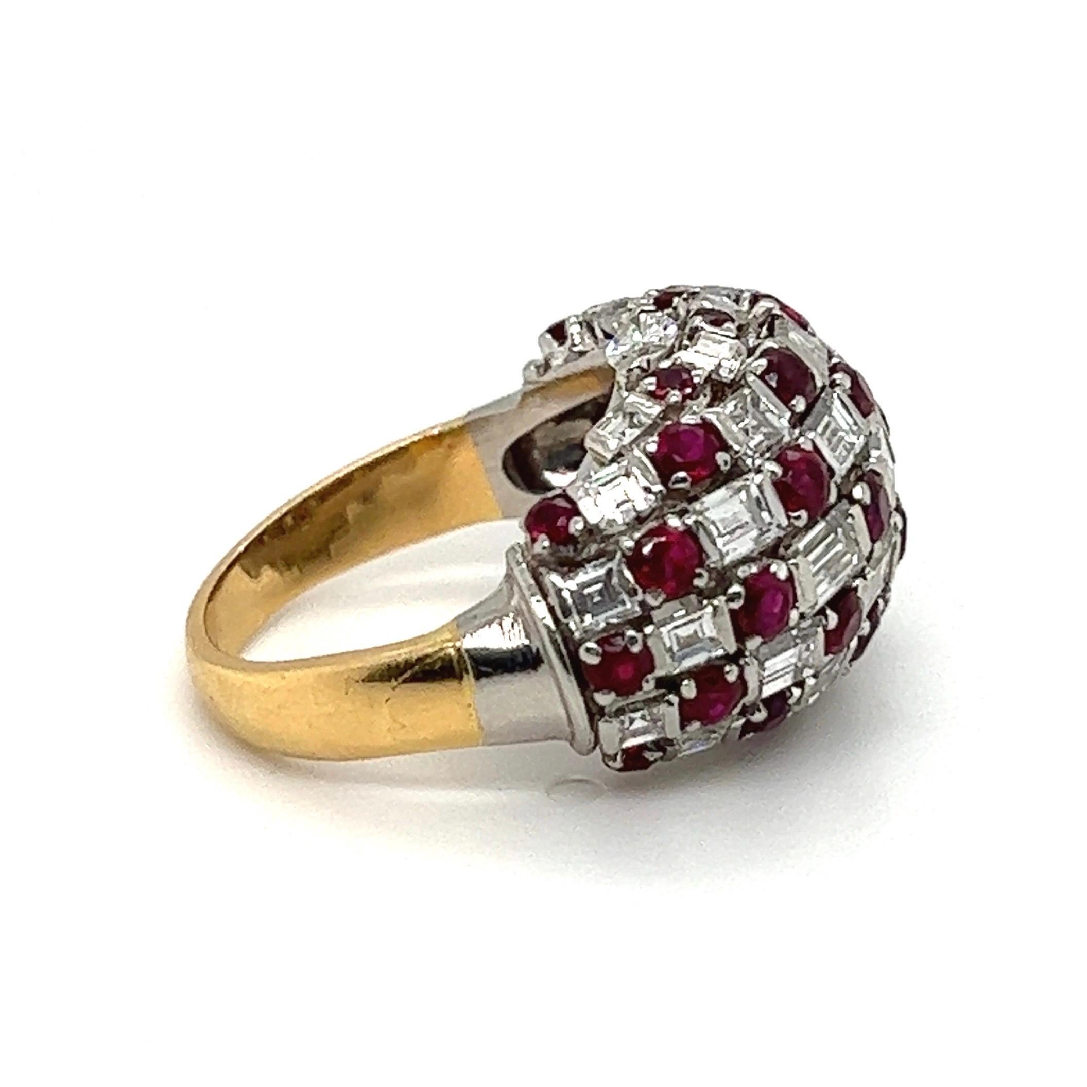 18 Karat Gold Platinum Diamond Ruby Cocktail Ring In Good Condition For Sale In Zurich, CH