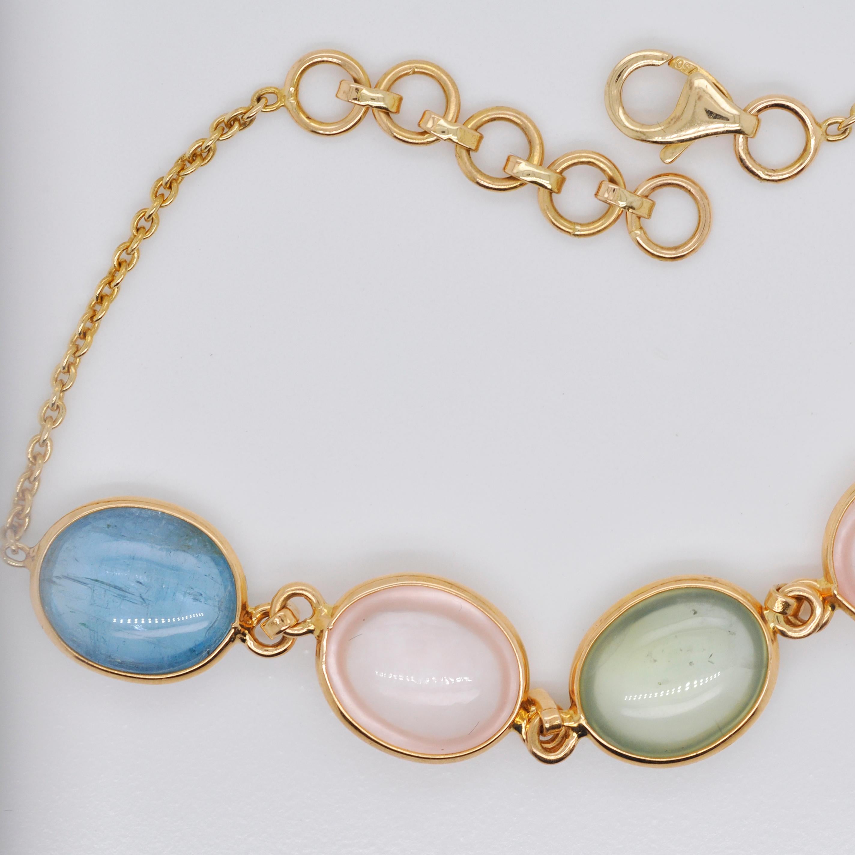 18 Karat Gold Prehnite Rose Quartz Aquamarine Oval Cabochon Bracelet In New Condition For Sale In Jaipur, Rajasthan