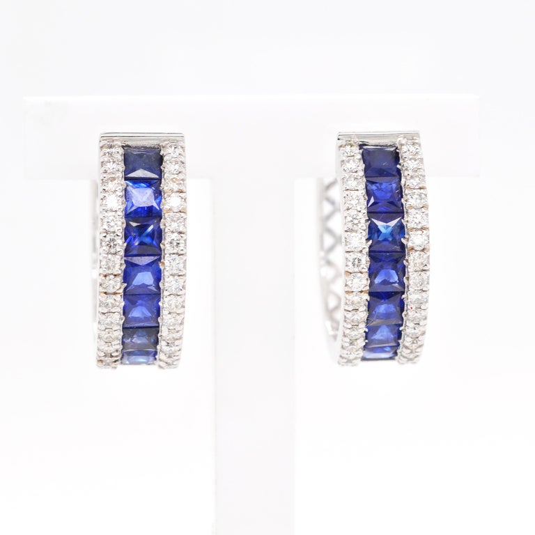 18 Karat Gold Princess Cut Blue Sapphire Diamond Linear Pendant