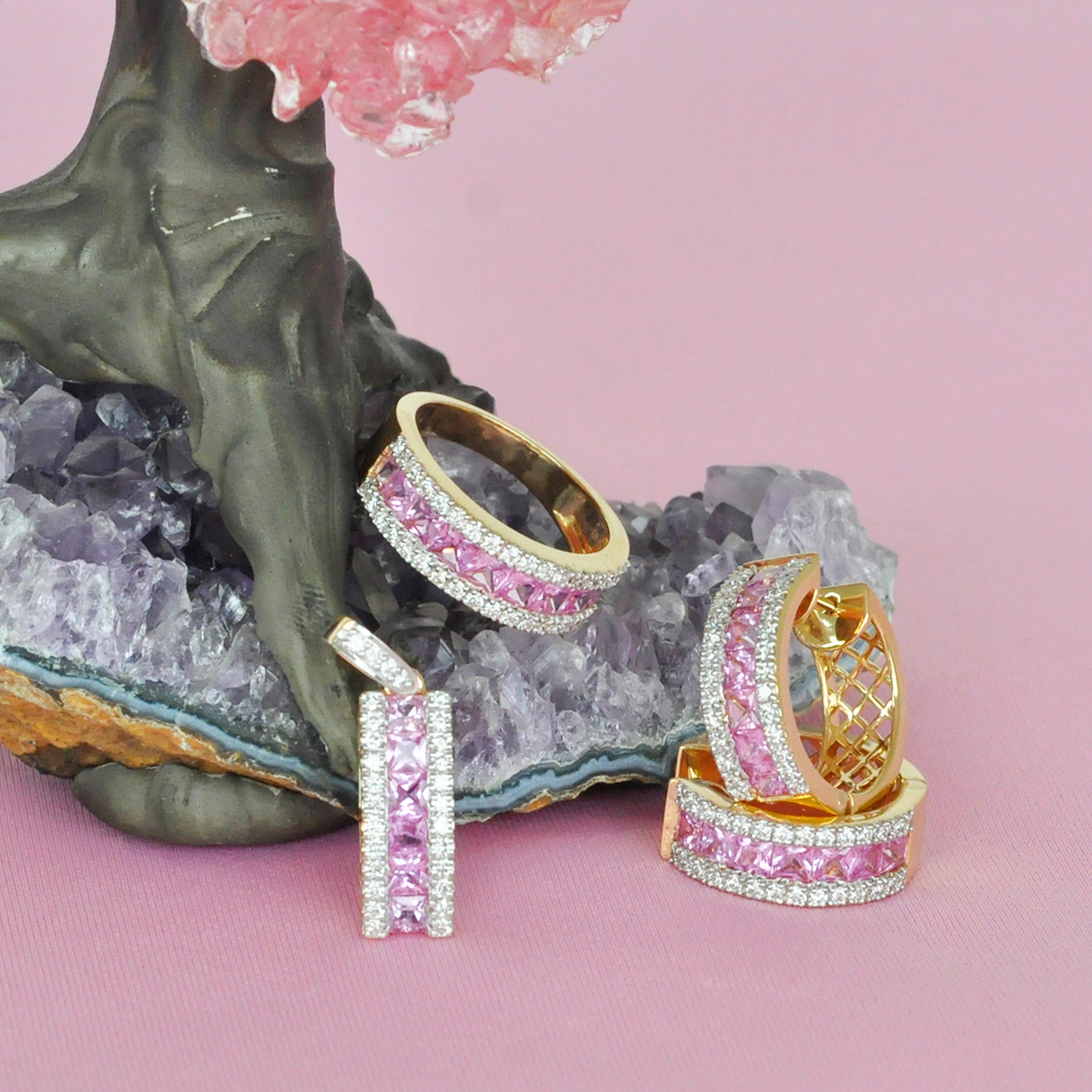 18 Karat Gold Princess Cut Pink Sapphire Diamond Pendant Hoop Earrings Ring Set For Sale 14