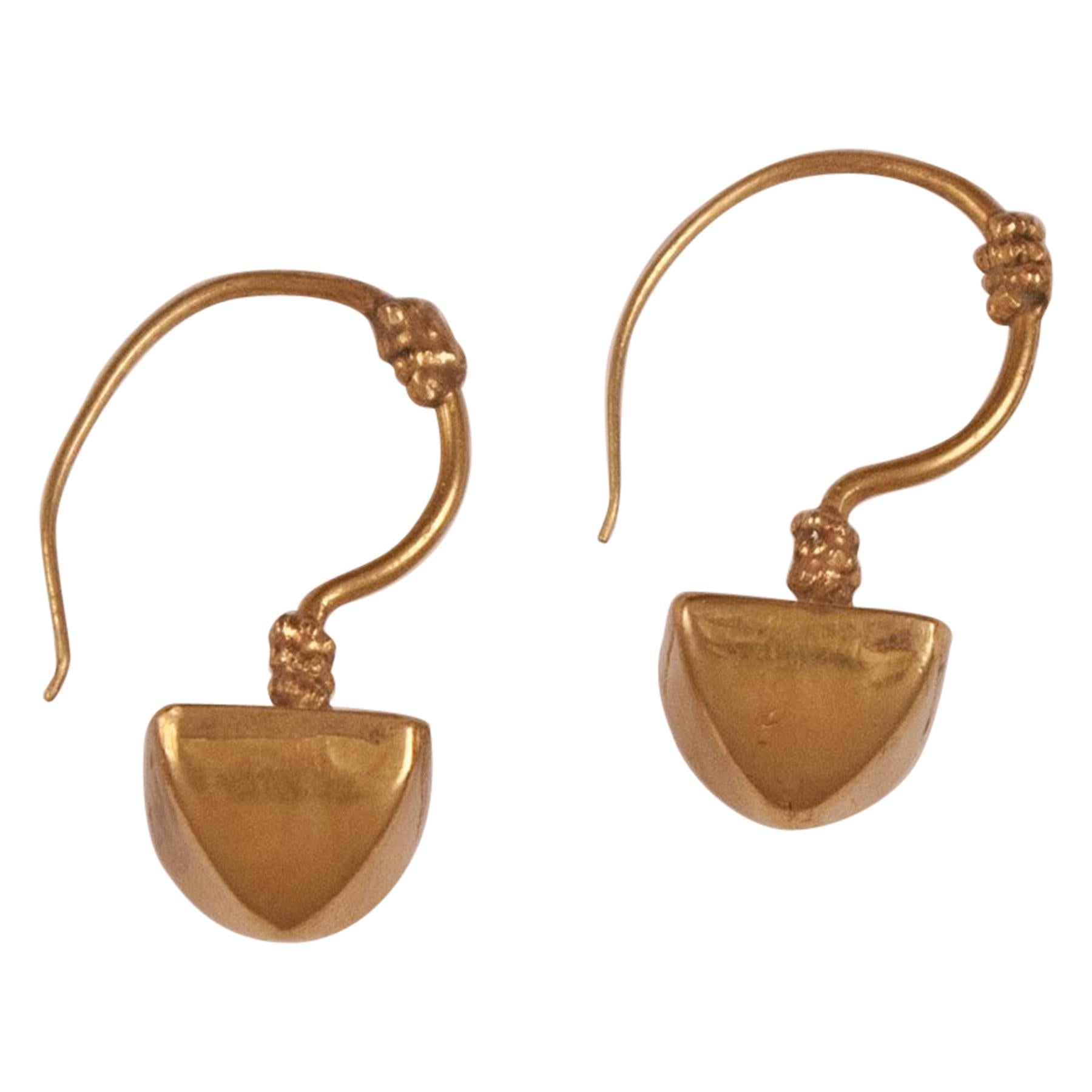 18 Karat Gold Pyramid Earrings For Sale