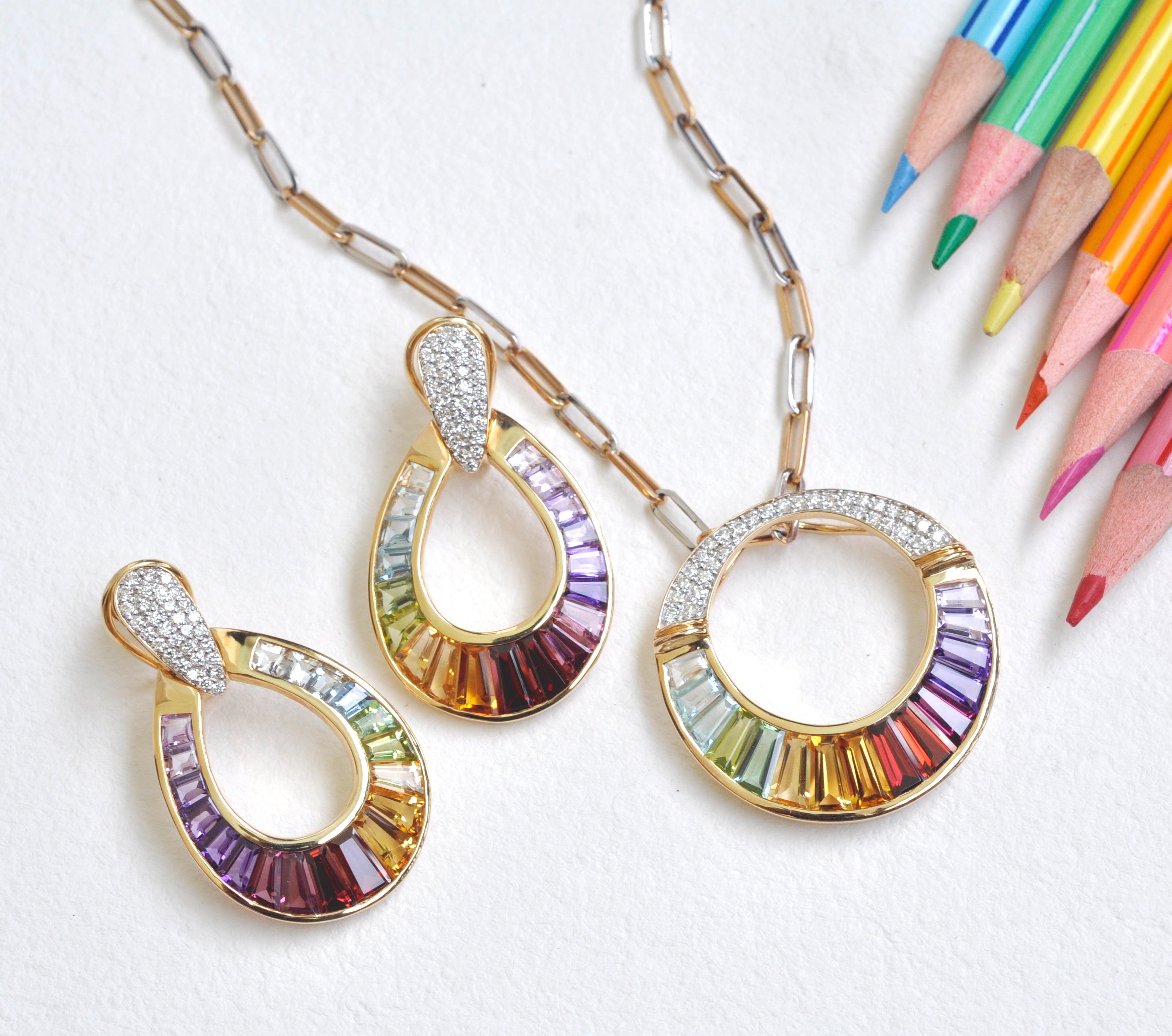 18 Karat Gold Rainbow Multicolor Baguette Diamond Pendant Necklace Earrings Set 4