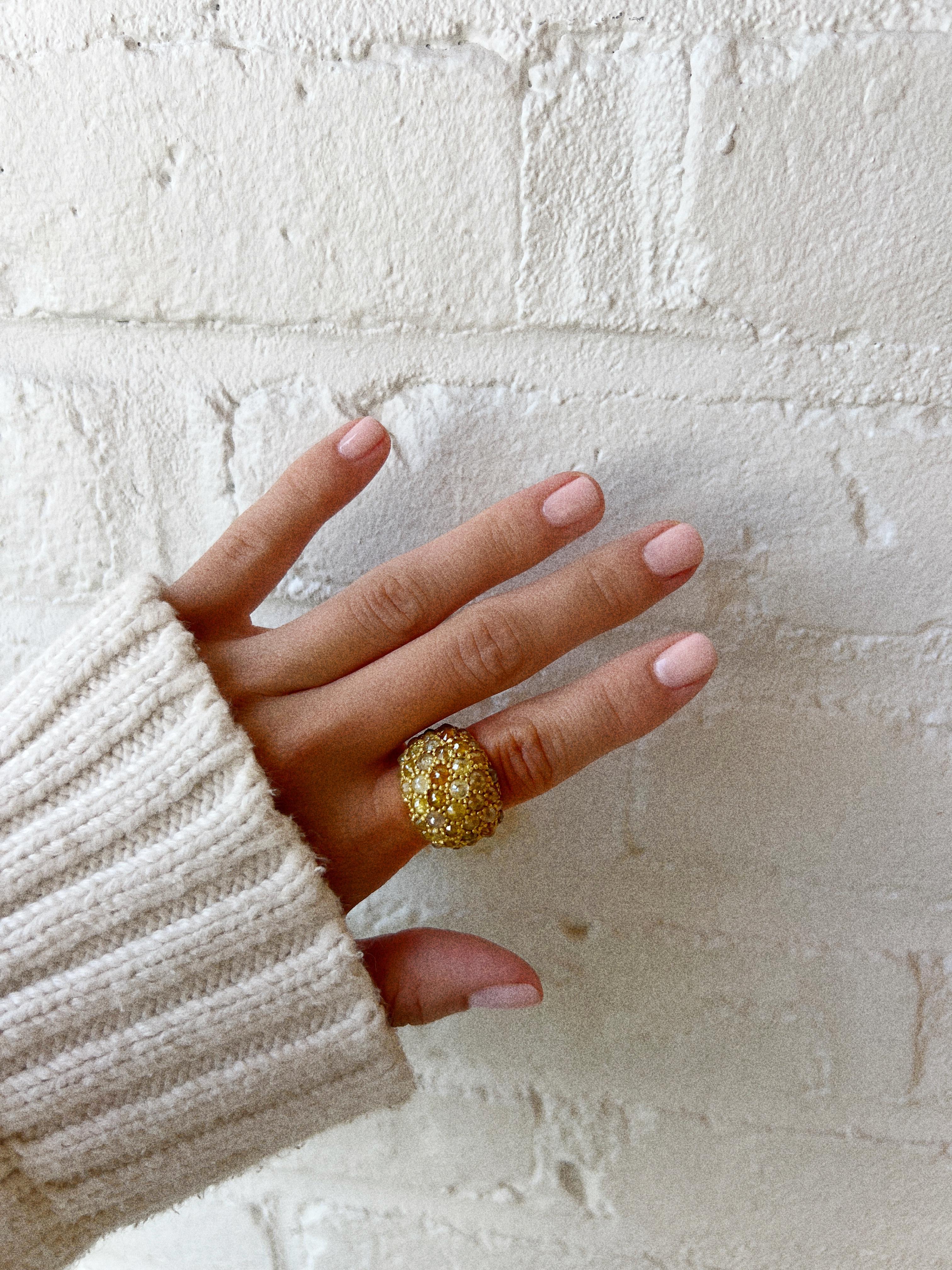 18 Karat Gold Raw Diamond Daisy Ring In New Condition For Sale In Darien, CT
