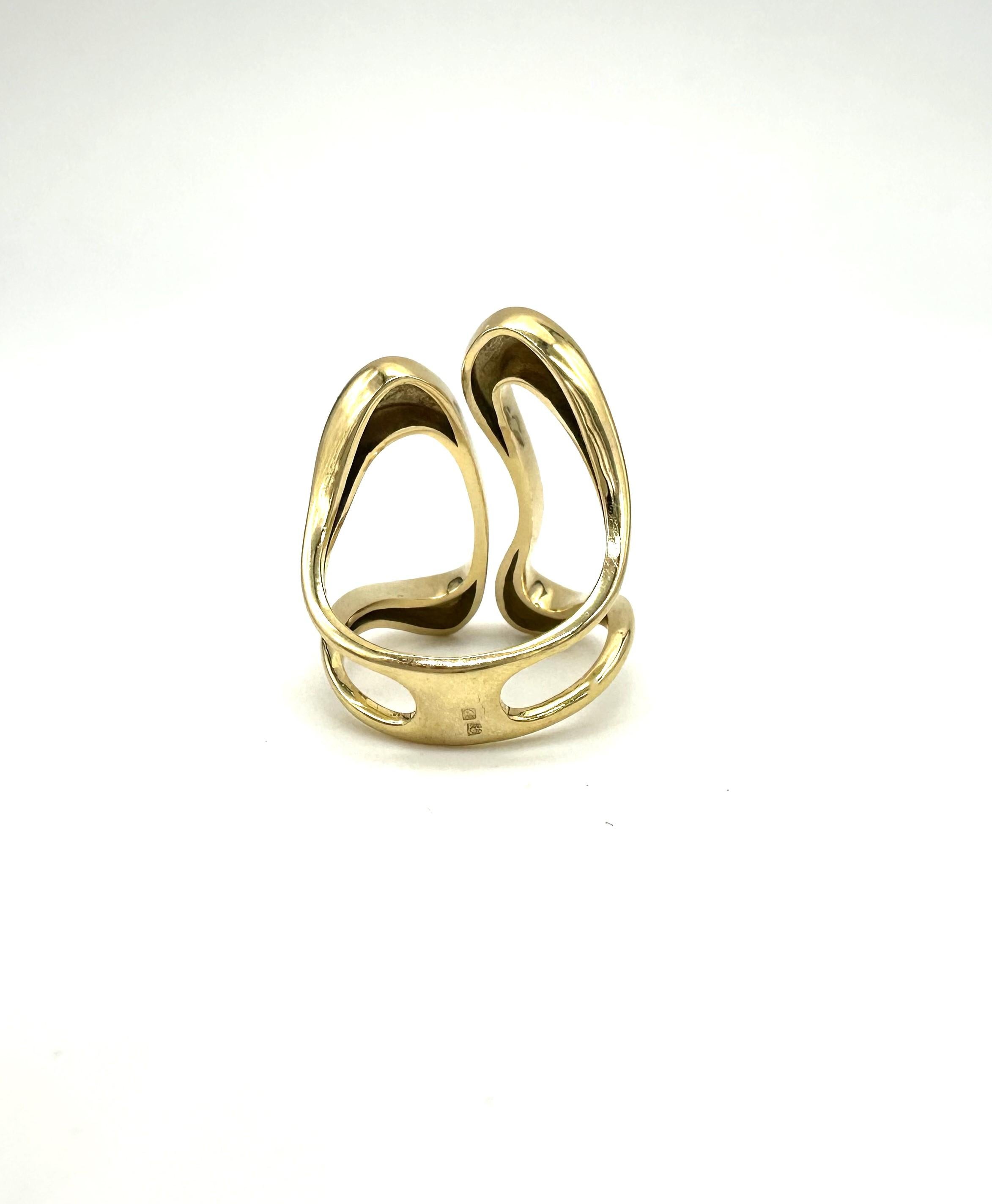 Contemporary 18 Karat Gold Ring For Sale