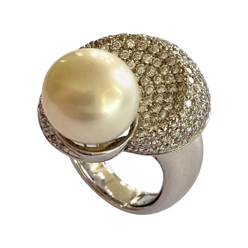18 Karat Gold Ring Signed: CANTEMESSA, Set with 218 Diamonds and One ‘1’ Pearl For Sale