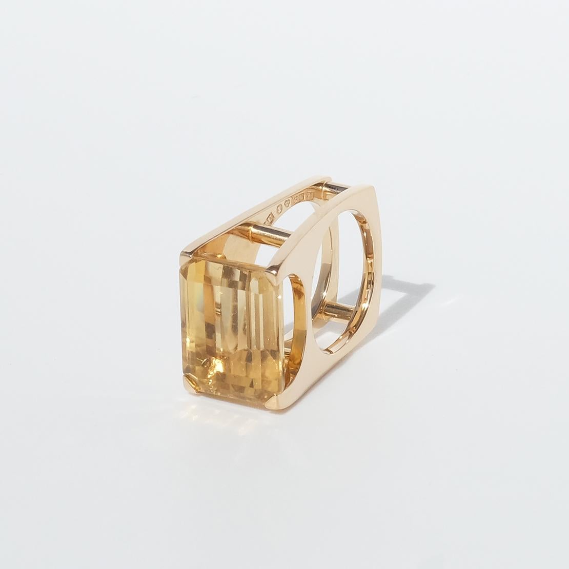 18 karat gold ring with citrin made in 1965. For Sale 8