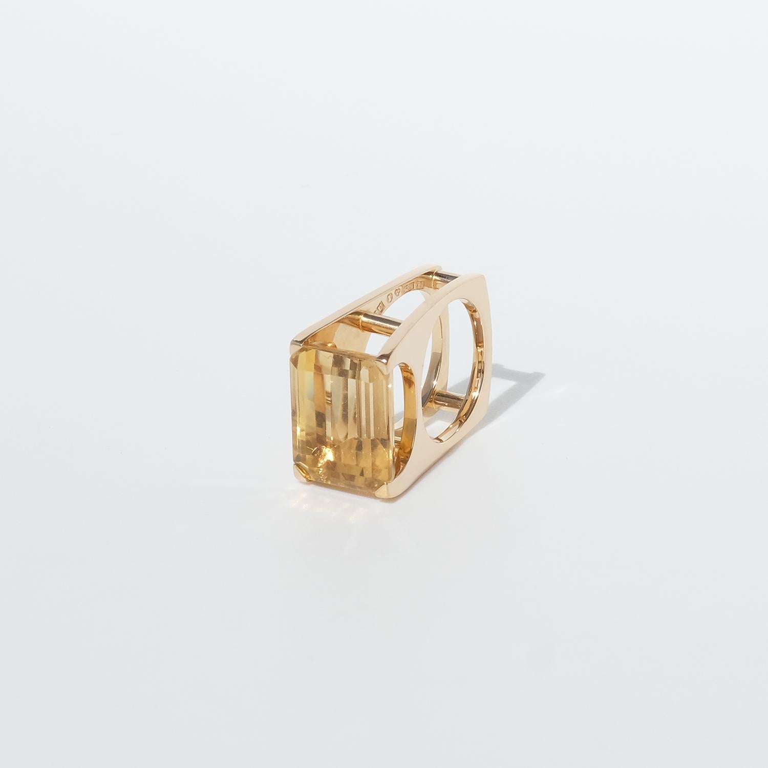 18 karat gold ring with citrin made in 1965. For Sale 9