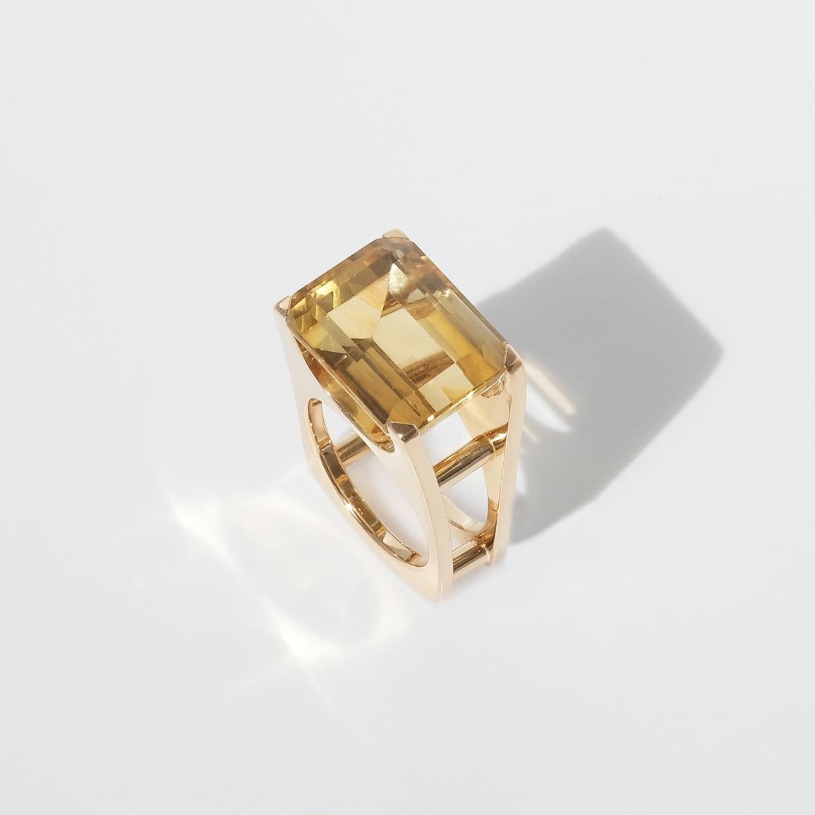 Baguette Cut 18 karat gold ring with citrin made in 1965. For Sale