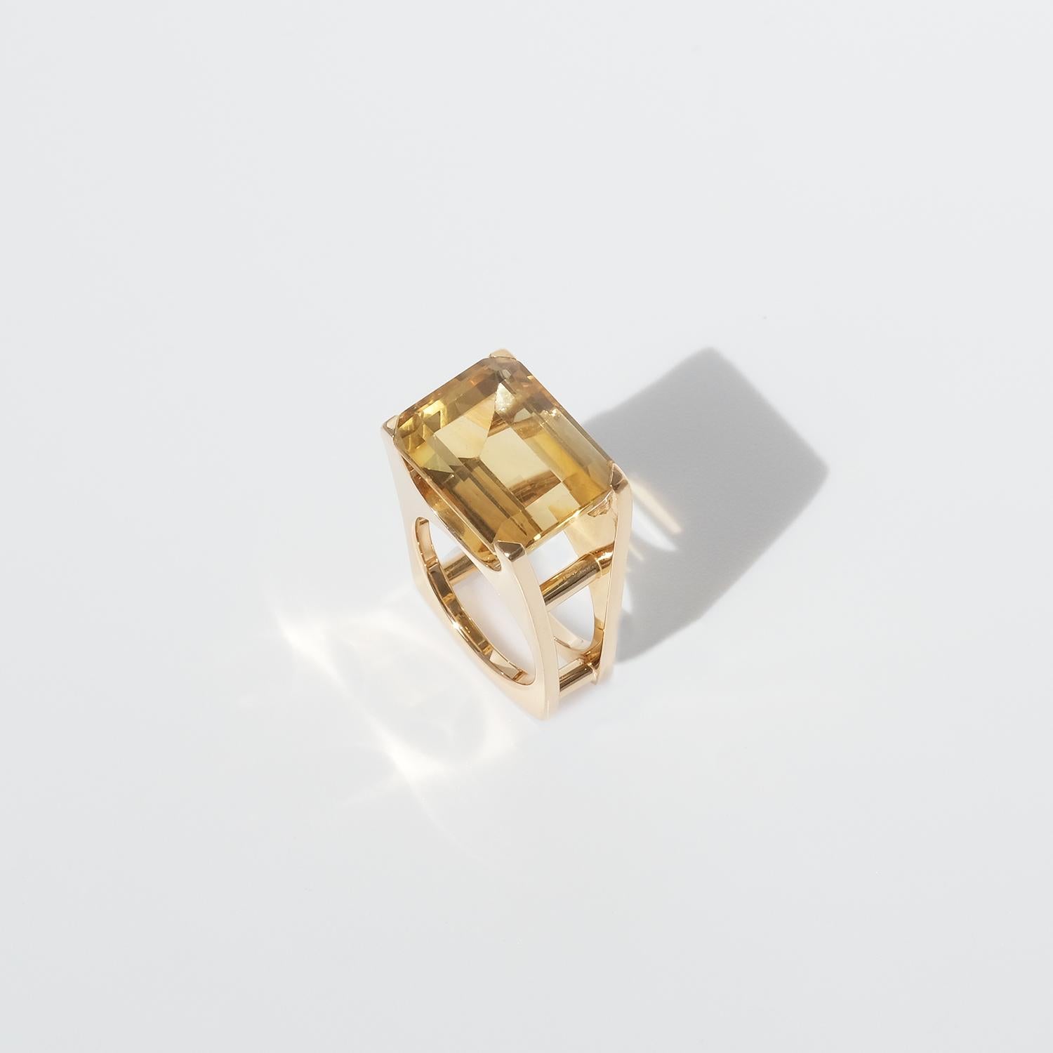 18 karat gold ring with citrin made in 1965. In Good Condition For Sale In Stockholm, SE