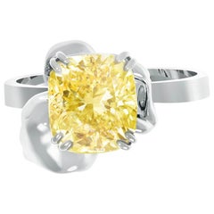 18 Karat Gold Ring with GIA Certified 1.02 Carat Fancy Light Yellow Diamond