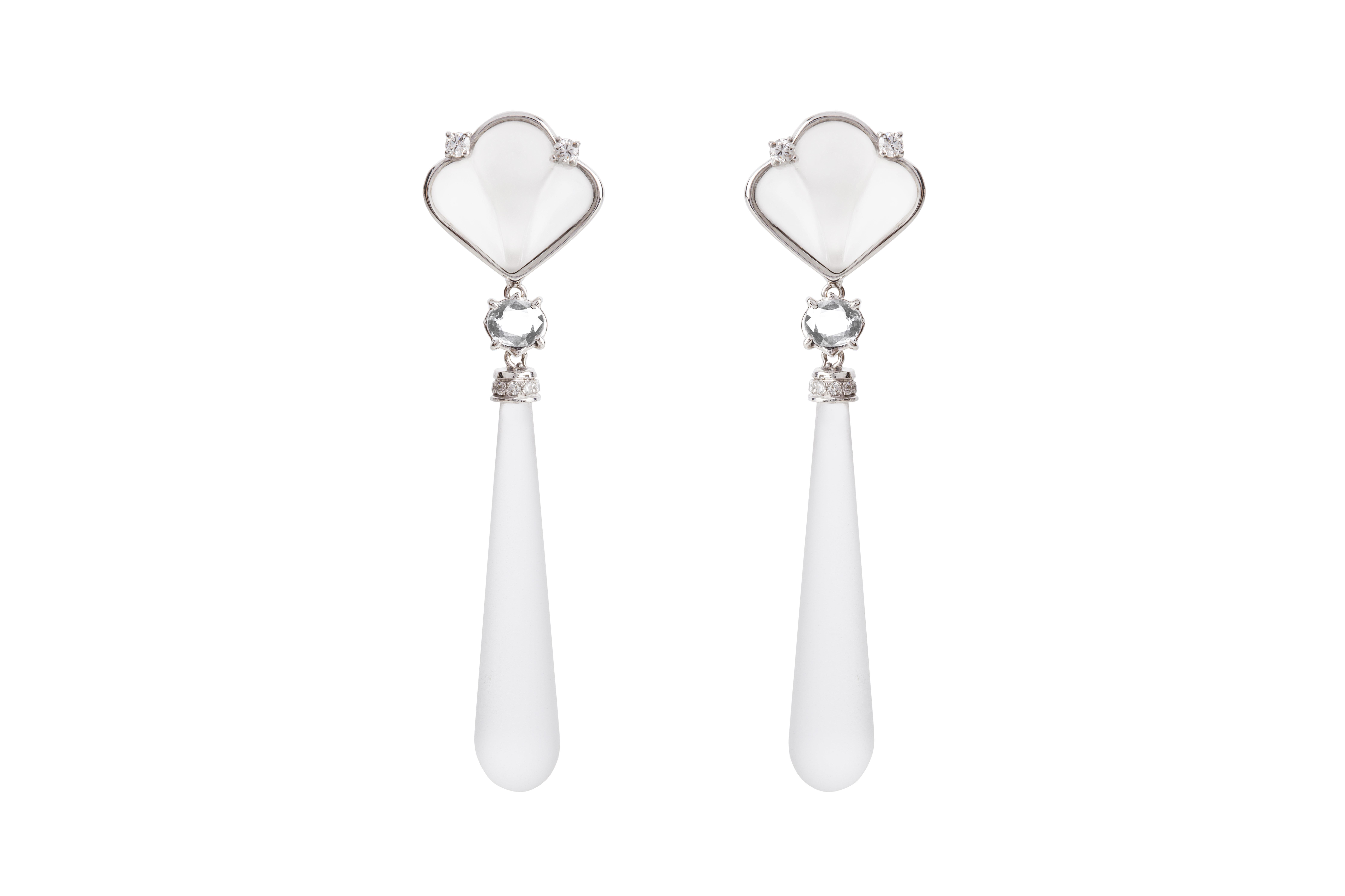 Women's 18 Karat Gold Rock Crystal White Diamonds Deco Style Drops Earrings For Sale