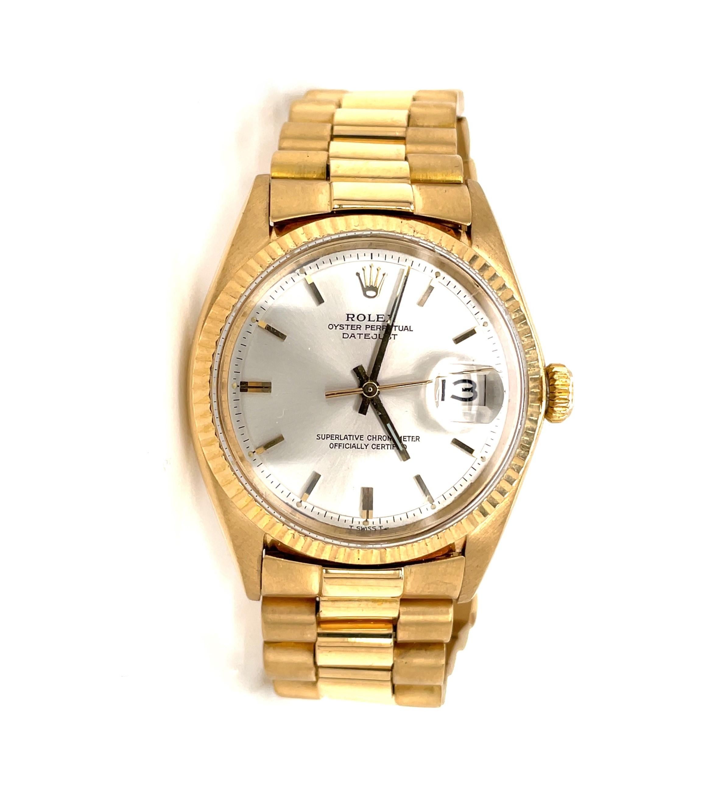 18 Karat Gold Rolex President 1601 Men's Wrist Watch w Bracelet In Good Condition For Sale In Mount Kisco, NY
