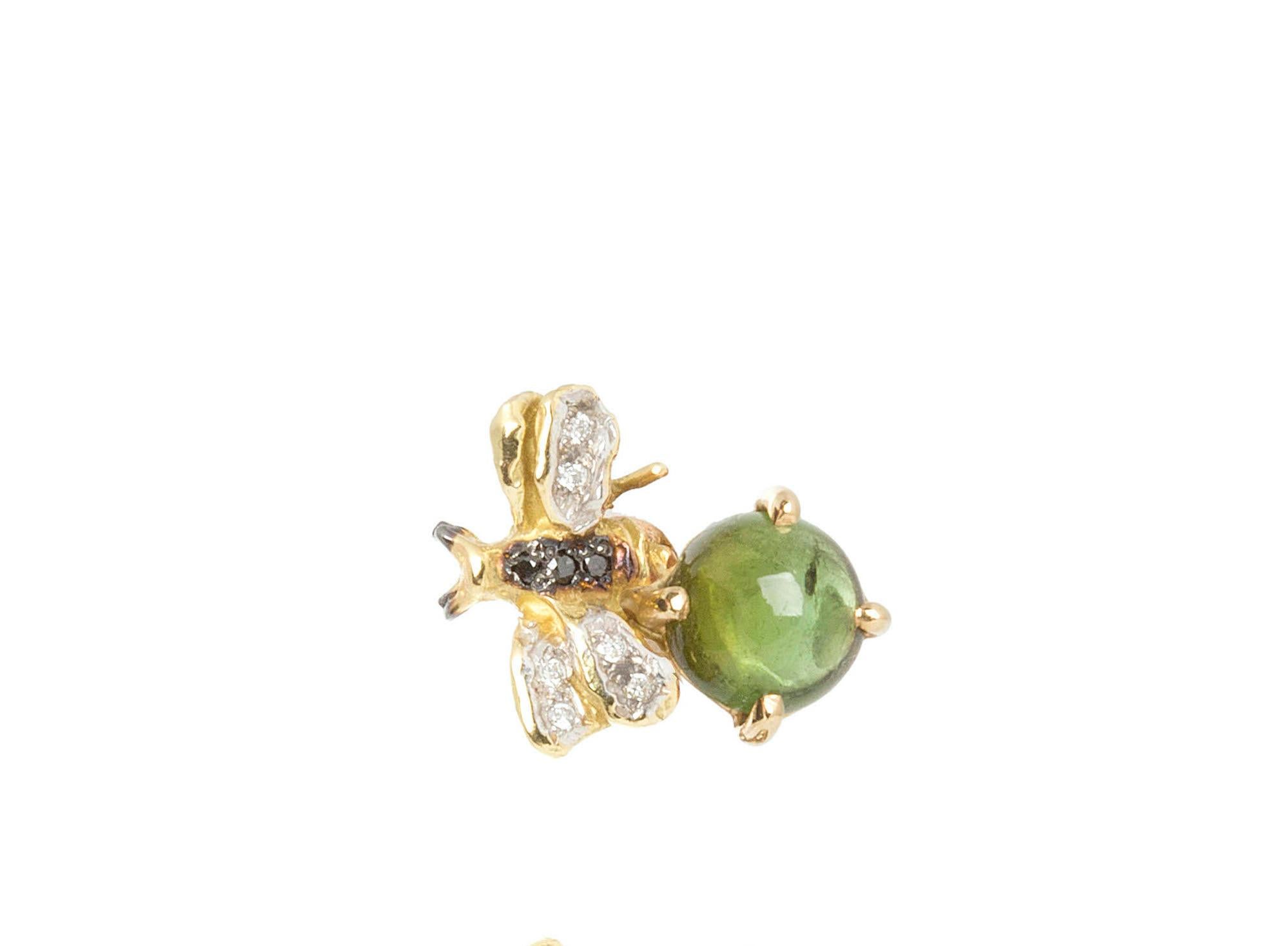 18 Karat Gold Round Cut Green Tourmaline Black&White Diamonds Bees Stud Earrings In New Condition For Sale In Rome, IT