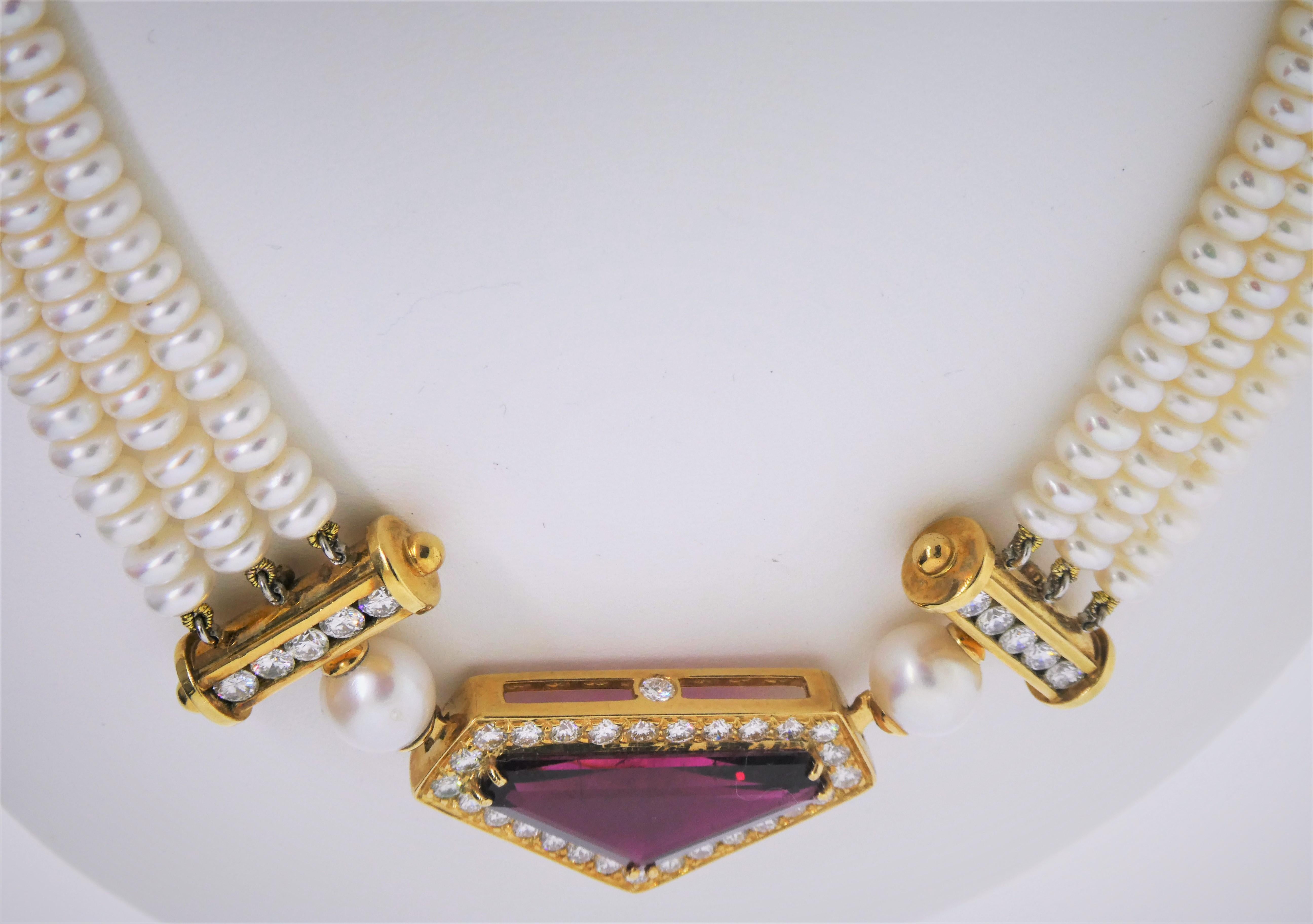 Contemporary 18 Karat Gold, Rubelite '11.17 Carat' Diamond '2.48 Carat' and Pearl Necklace For Sale