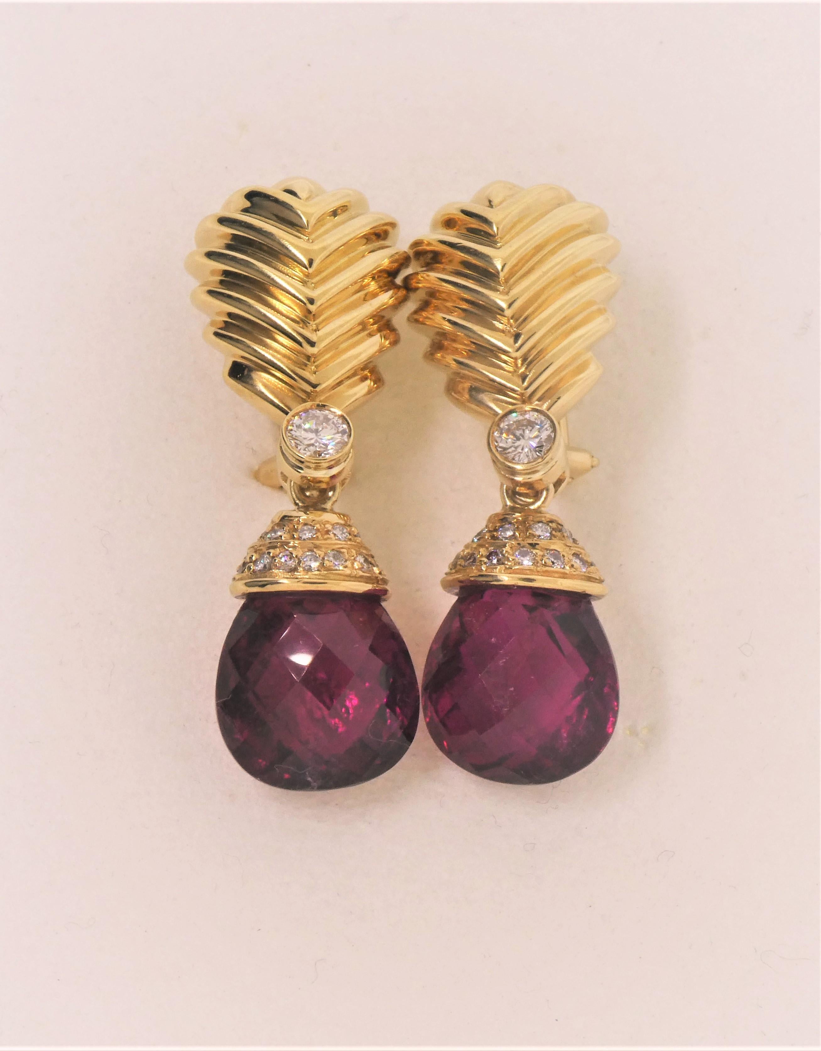 18 Karat Gold, Rubelite '11.17 Carat' Diamond '2.48 Carat' and Pearl Necklace In New Condition For Sale In Boca Raton, FL