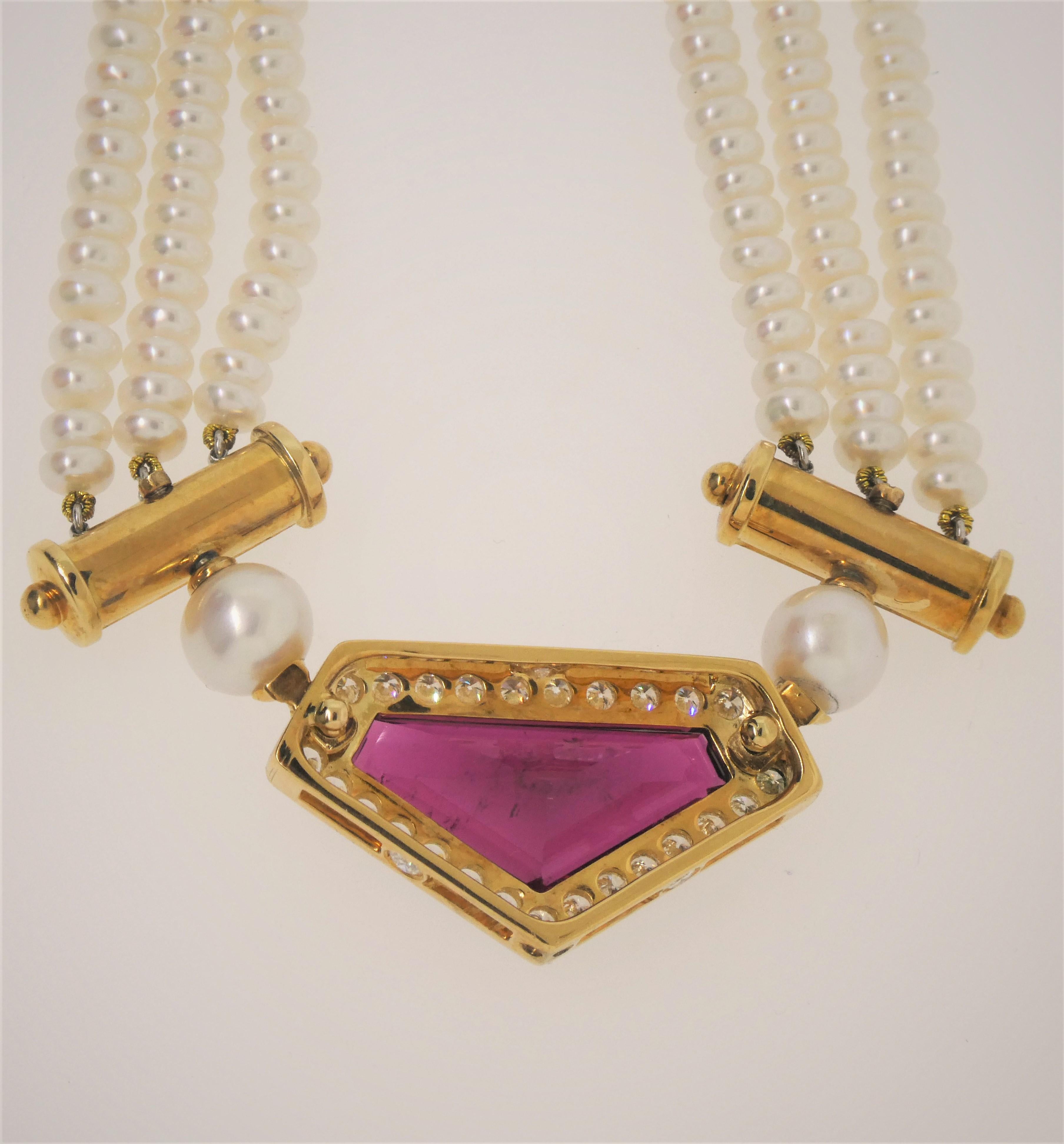 18 Karat Gold, Rubelite '11.17 Carat' Diamond '2.48 Carat' and Pearl Necklace For Sale 1