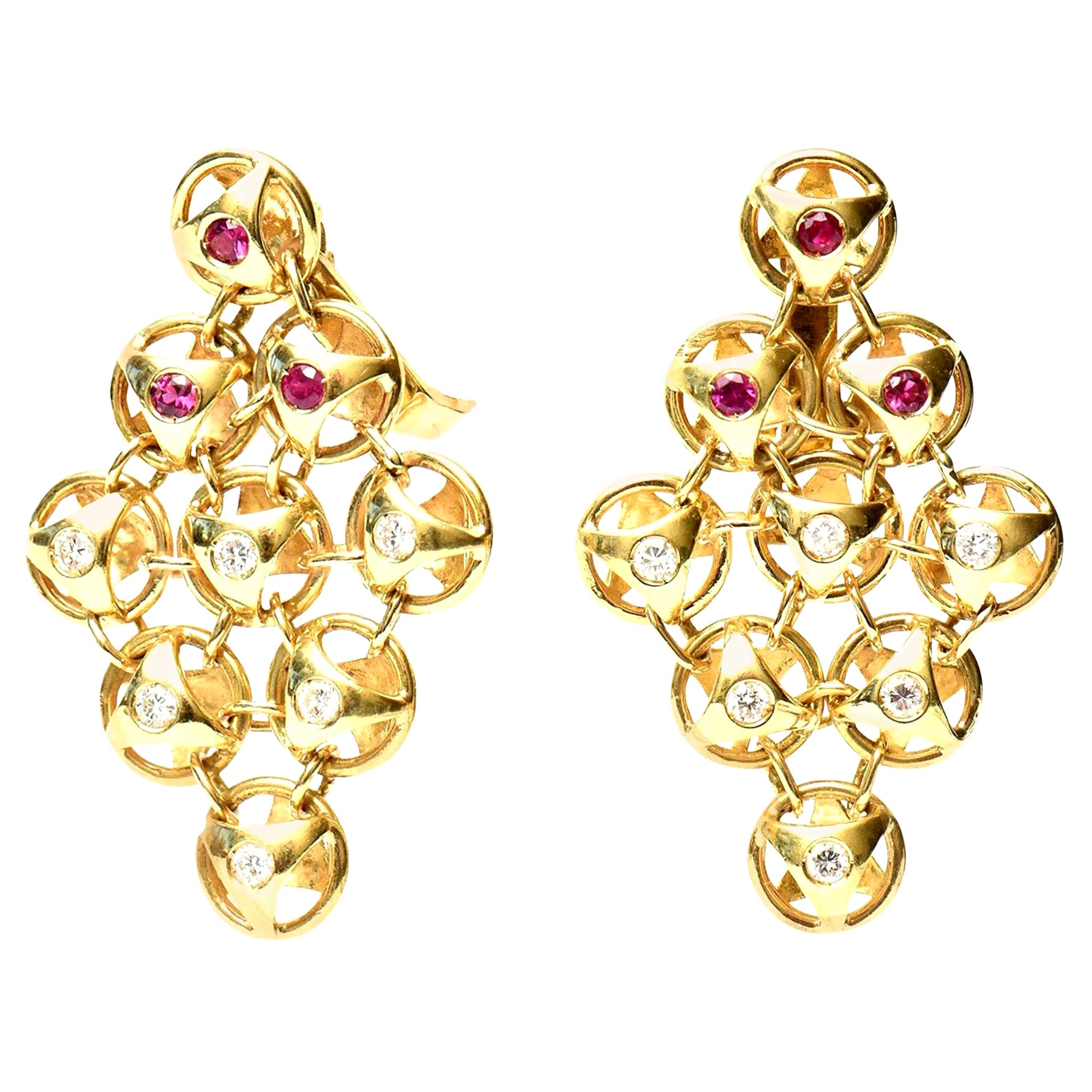 18 Karat Gold, Rubin und Diamant-Kronleuchter Klappbrisur-Ohrringe, Französisch im Angebot