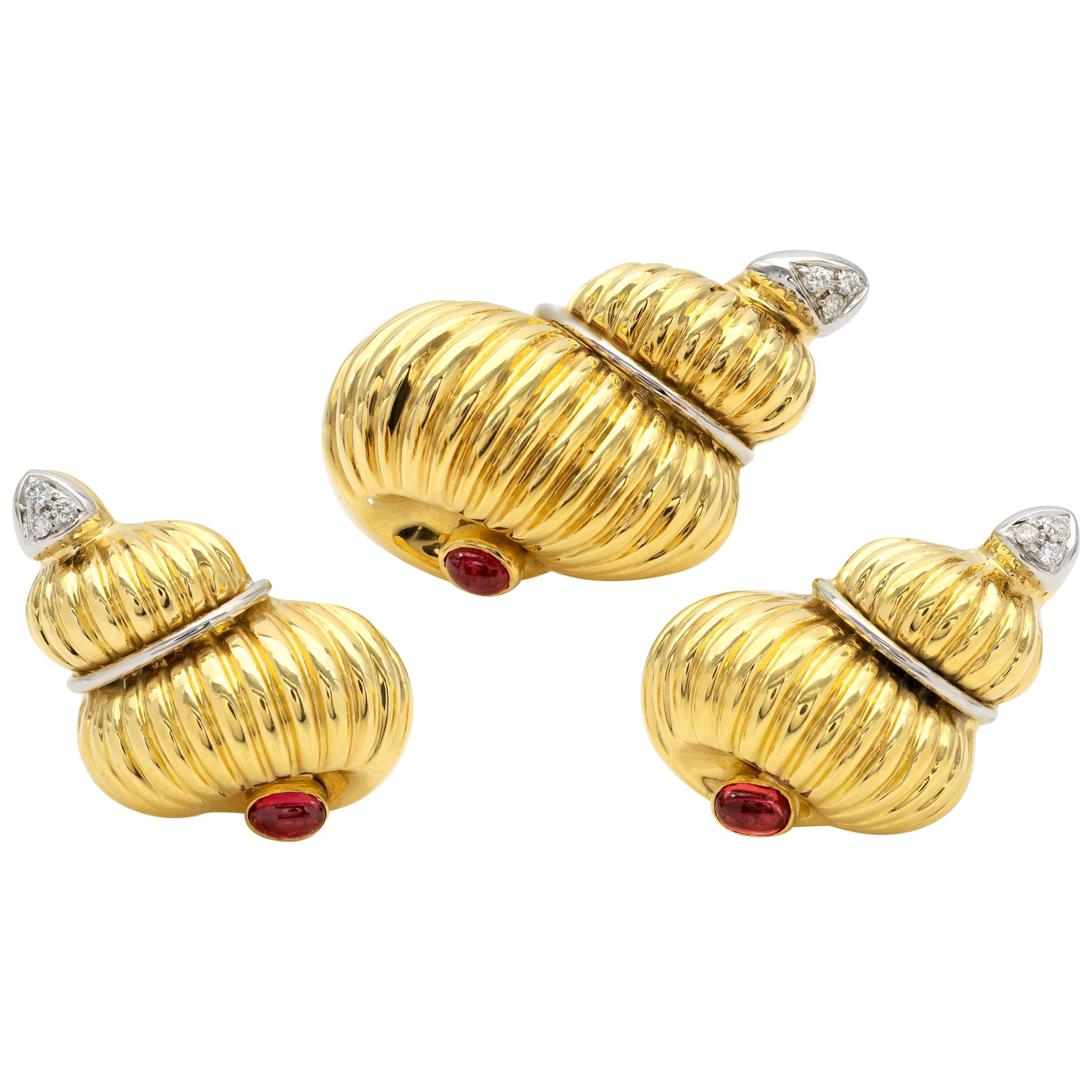 18 Karat Gold Ruby and Diamond Earrings and Brooch Jewelry Set For Sale