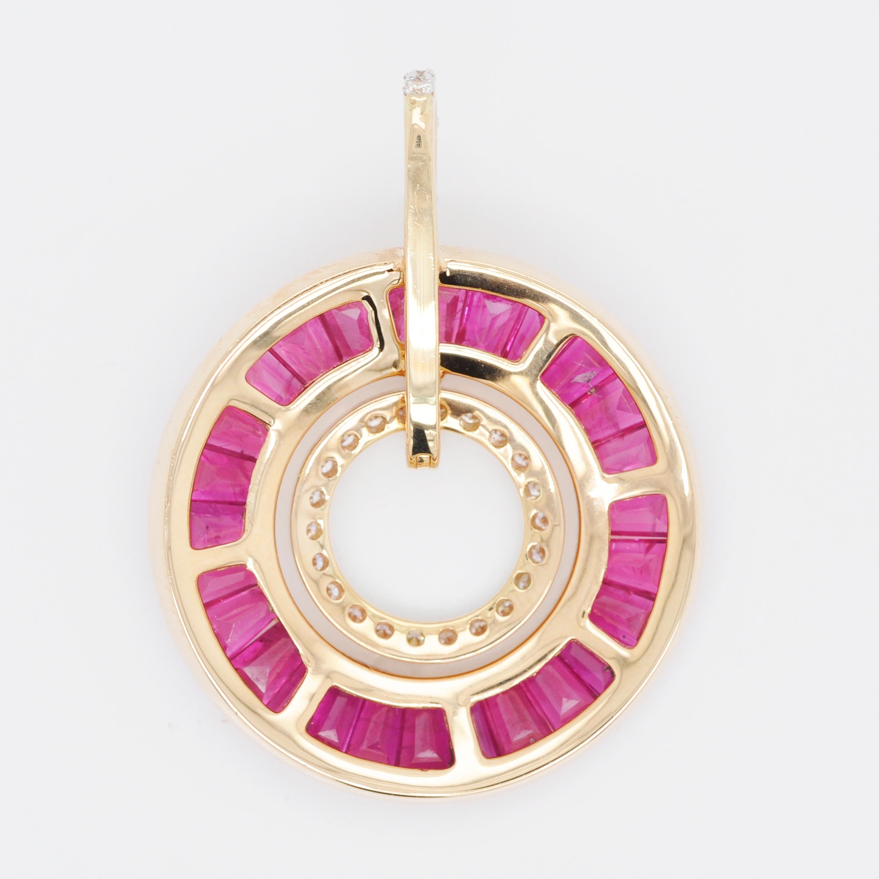 18 Karat Gold Ruby Baguettes Diamond Circular Pendant Necklace Earrings Set For Sale 2