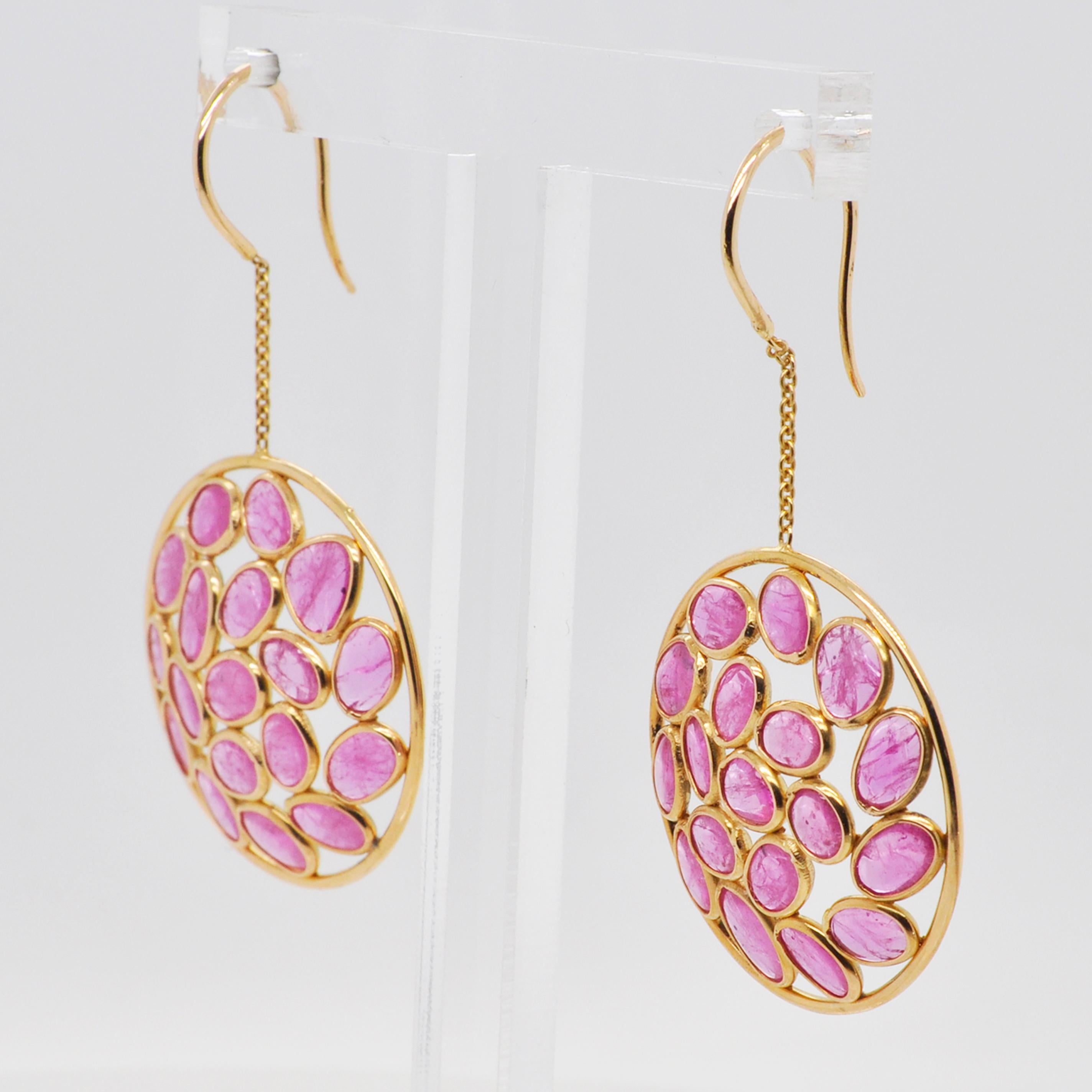 18 Karat Gold Ruby Circular Dangle Earrings For Sale 1