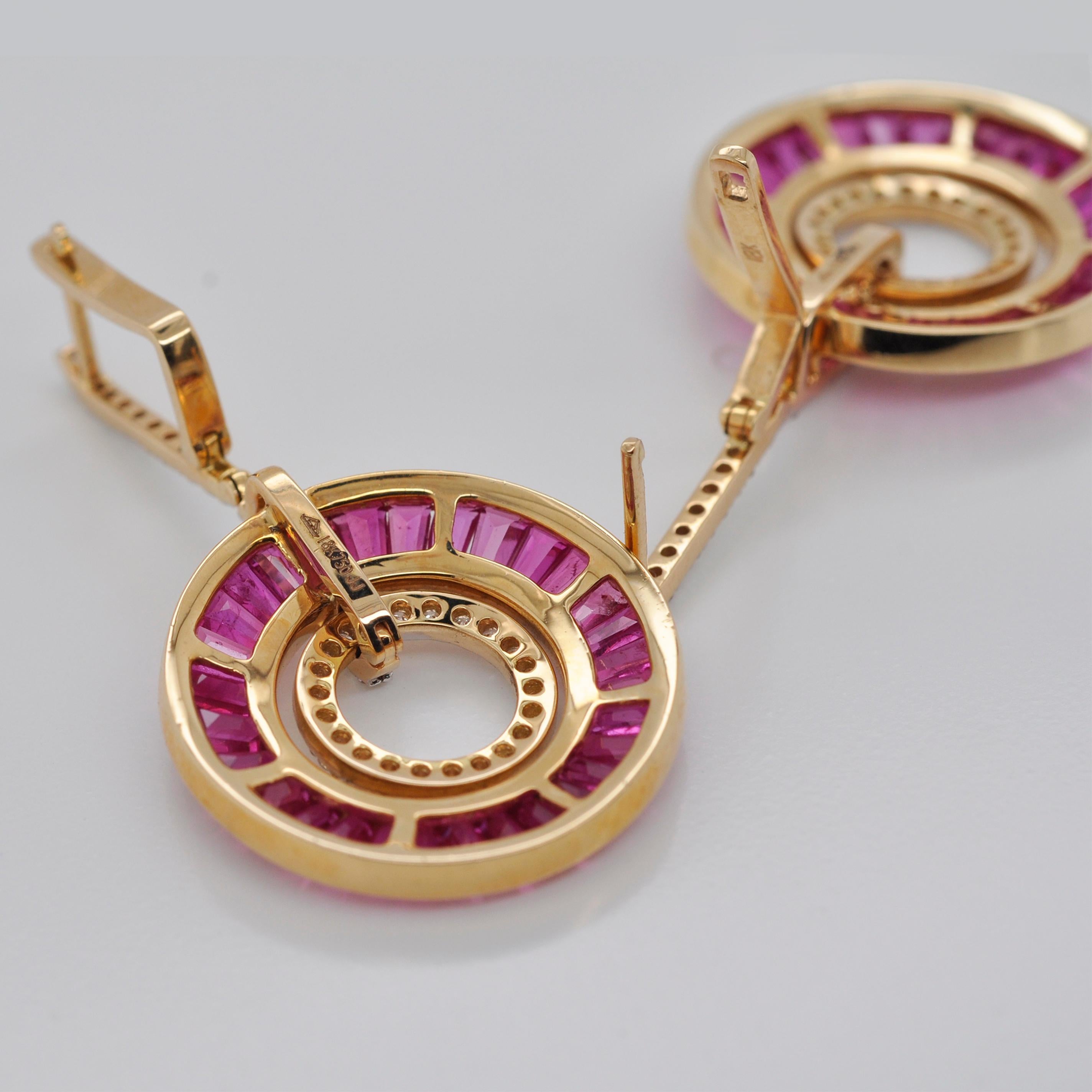 Pendants d'oreilles circulaires Art déco en or 18 carats avec baguettes effilées, rubis et diamants en vente 5