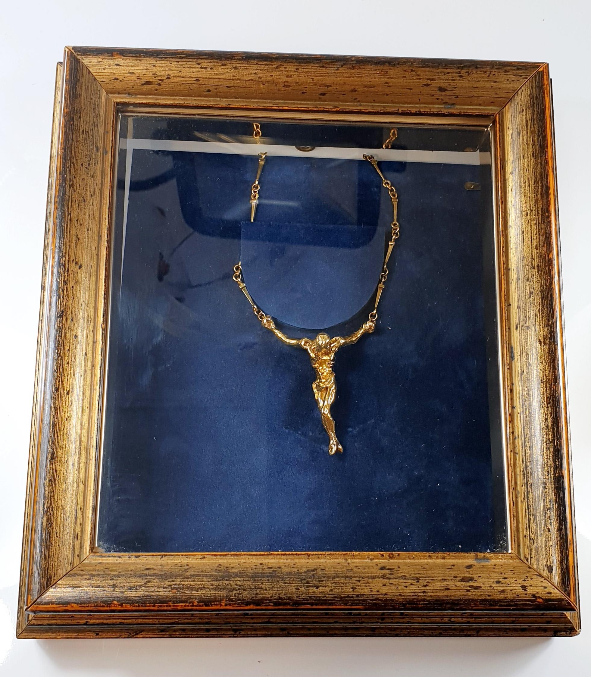18 Karat Gold Salvador Dalí Cristo De San Juan De La Cruz Necklace and Bracelet For Sale 1