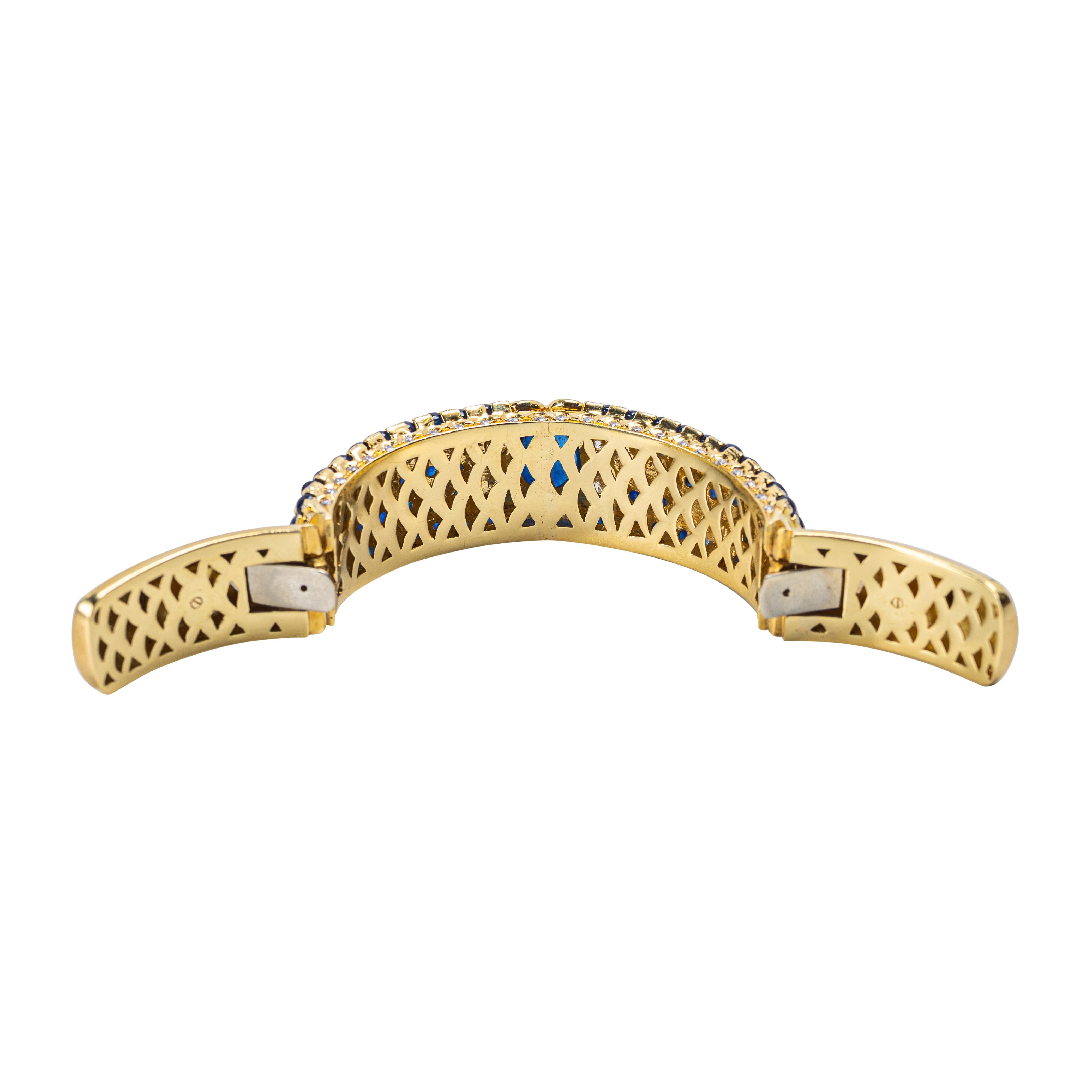 Taglio rotondo Bracciale in oro 18 carati, zaffiro e diamanti in vendita