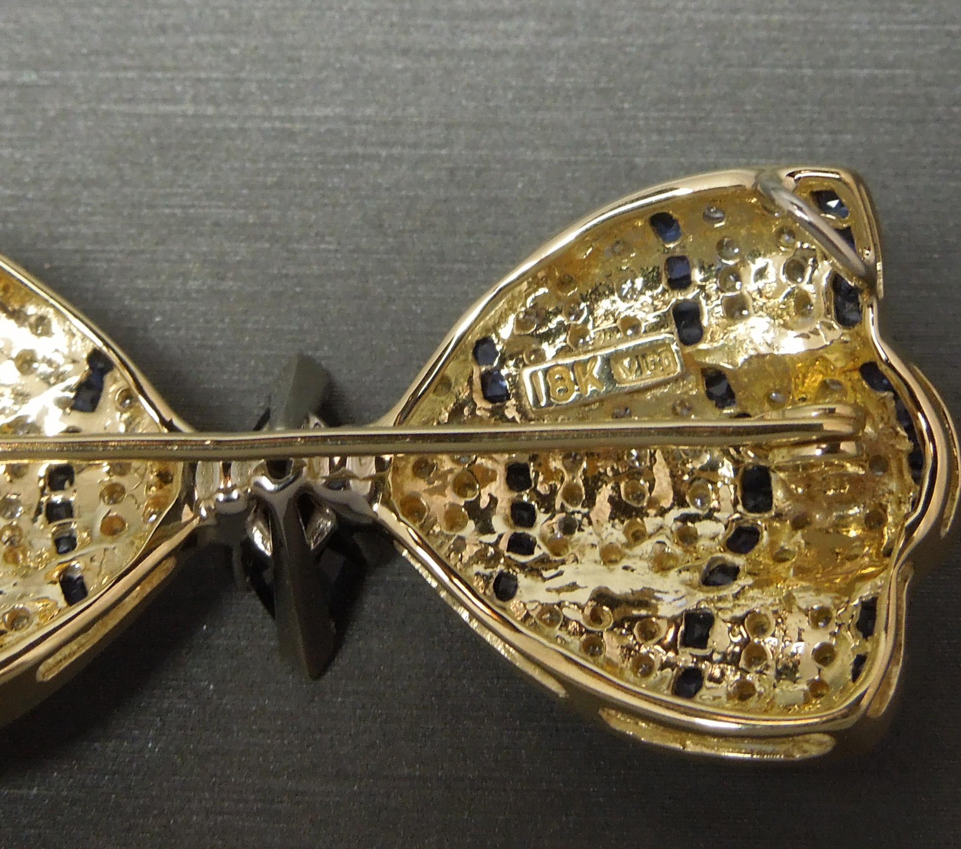 Women's 18 Karat Gold Sapphire Butterfly Pin Pendant For Sale