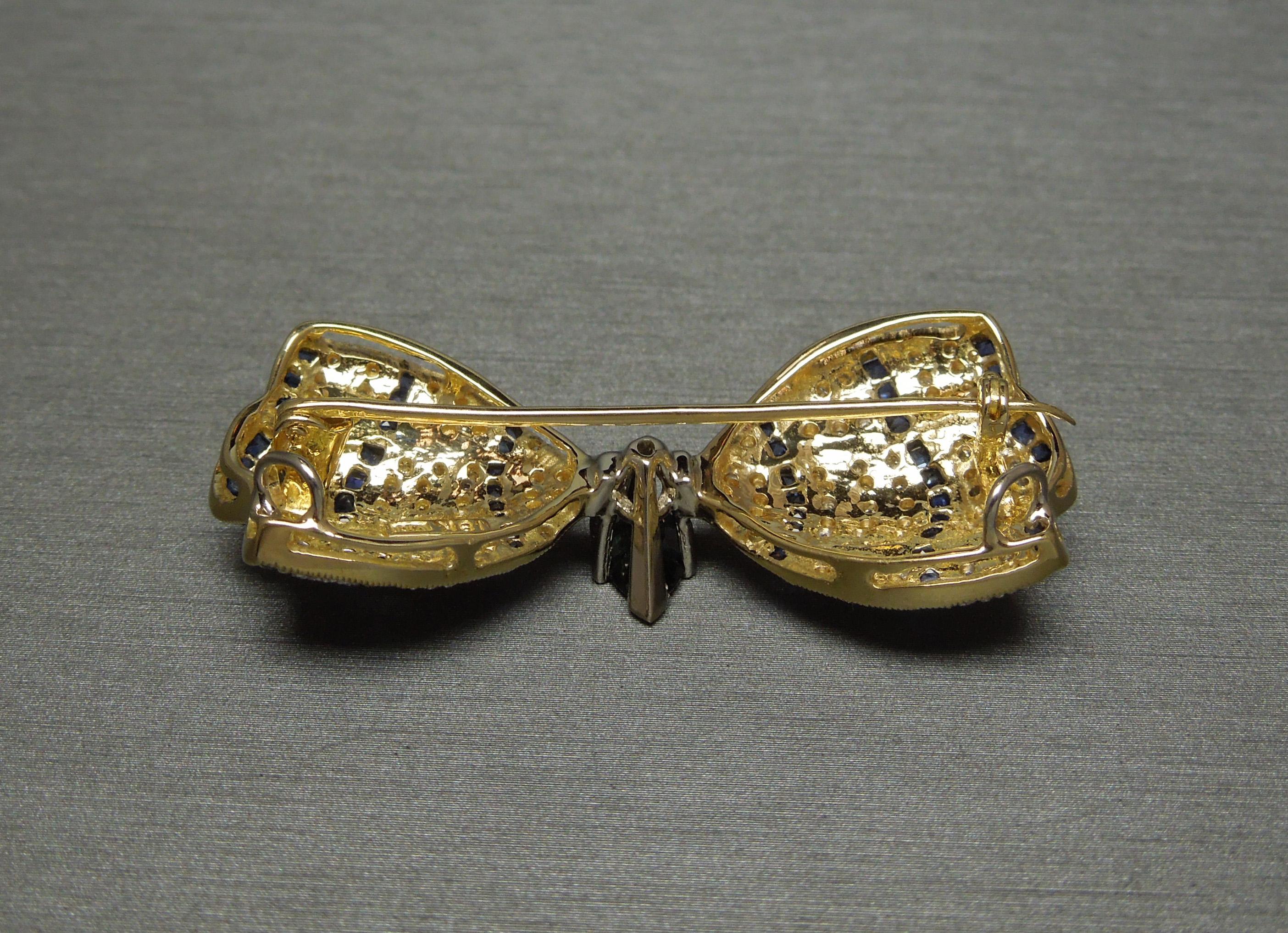 18 Karat Gold Sapphire Butterfly Pin Pendant For Sale 1