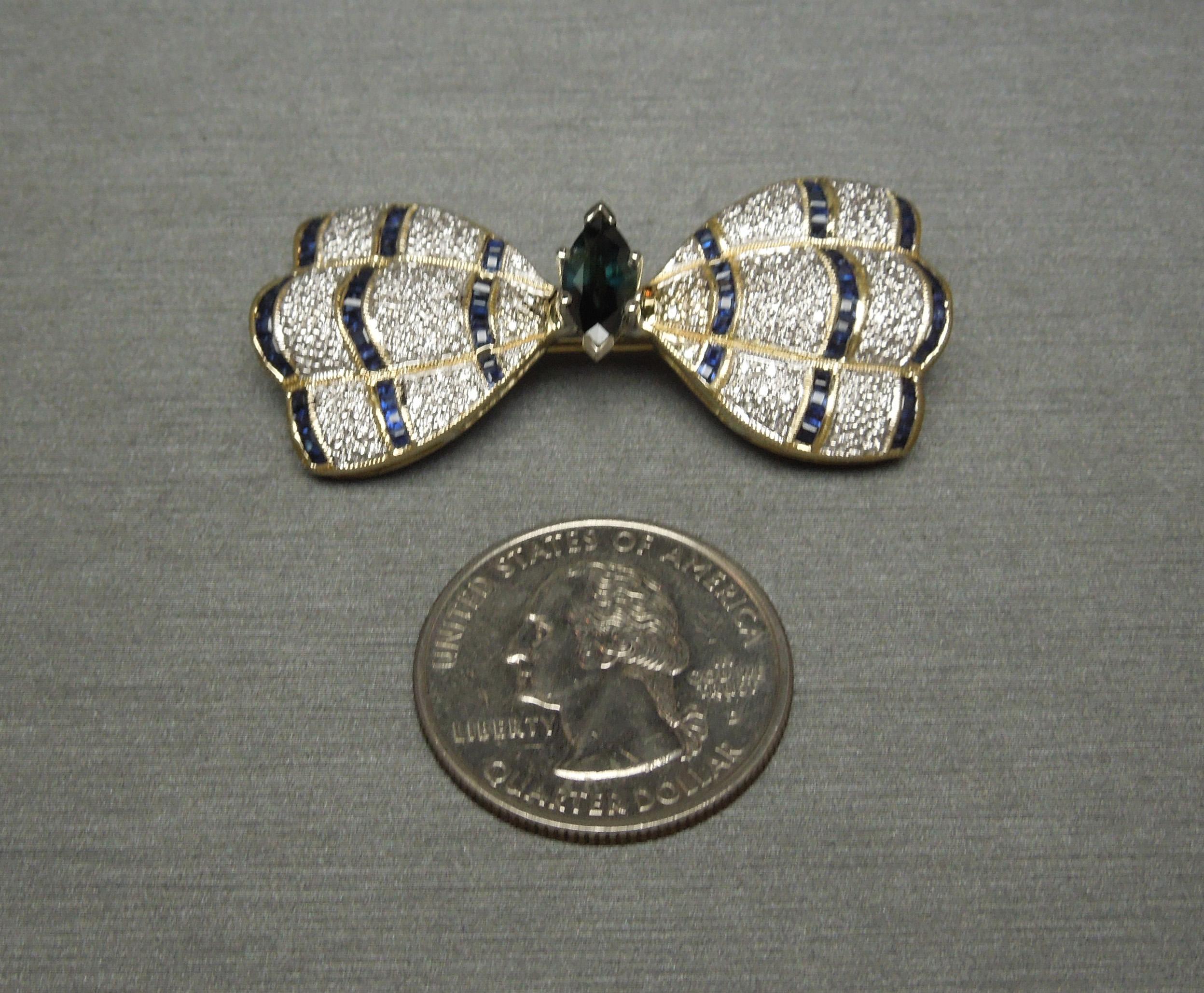 18 Karat Gold Sapphire Butterfly Pin Pendant For Sale 2