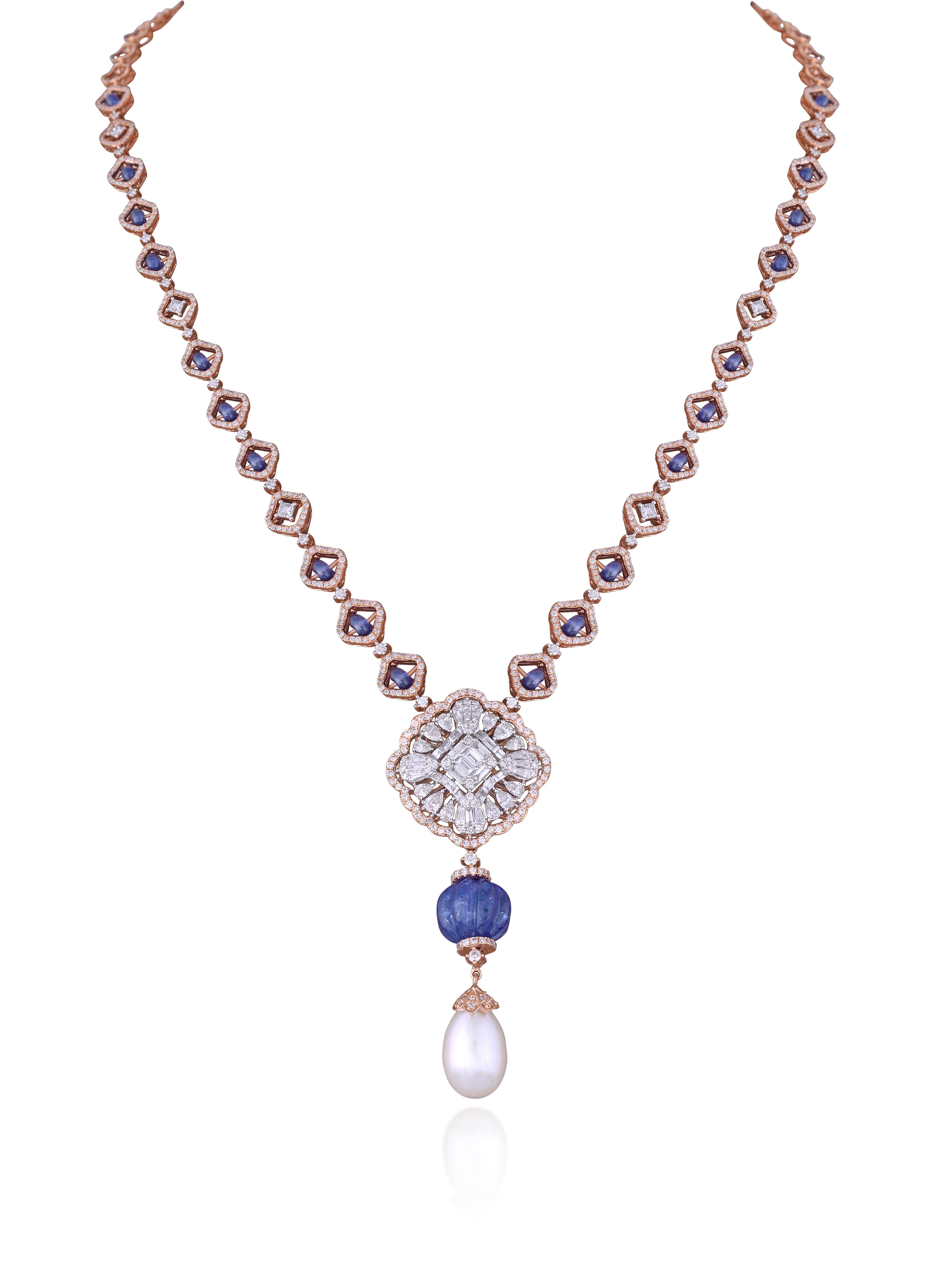 Taille ronde Chaîne collier en or rose 18 carats avec saphirs, tanzanites, perles et diamants blancs en vente