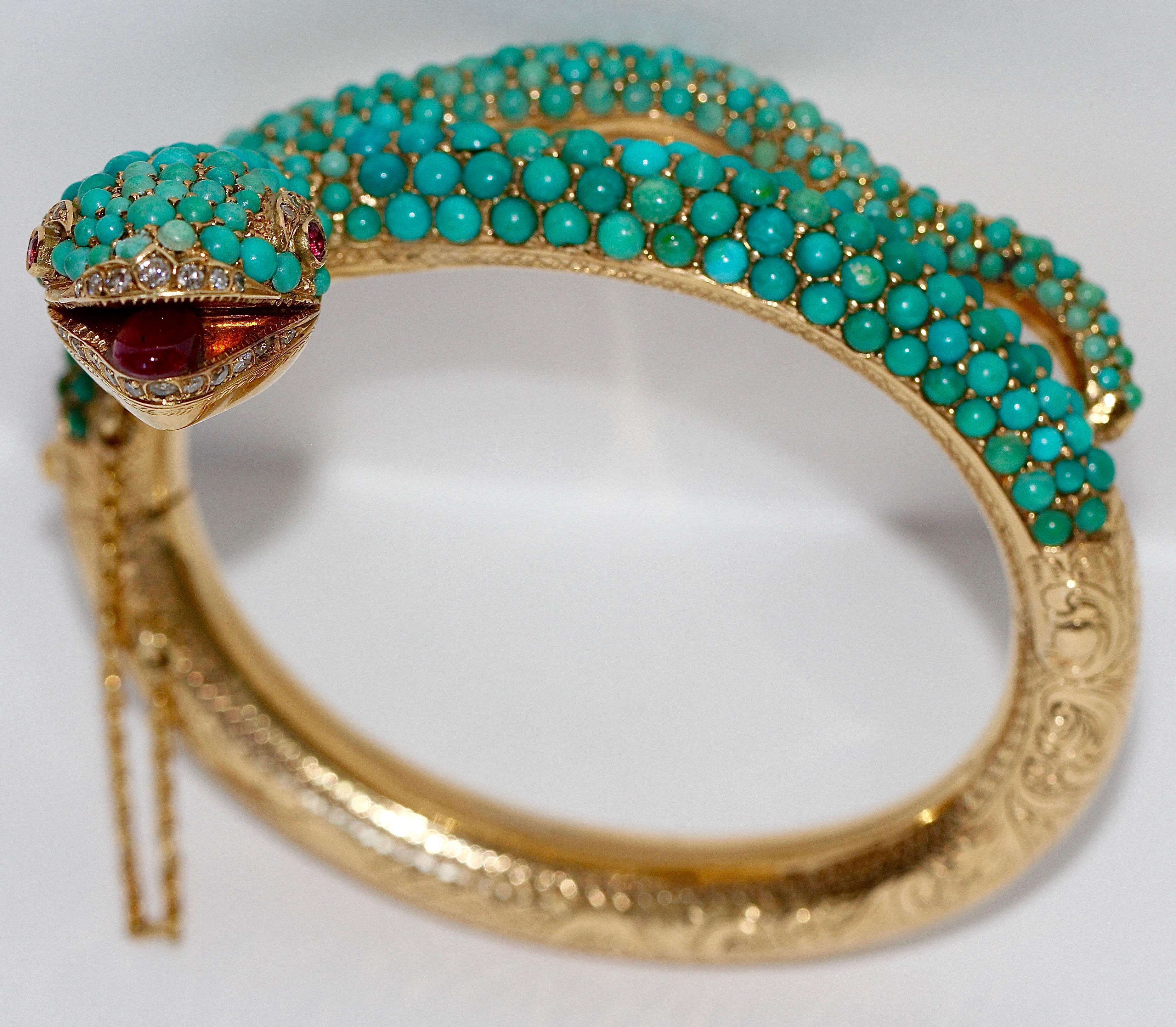 Luxurious eye-catcher. 
Beautiful, antique snake gold bracelet. Studded with countless turquoise, diamonds and rubies.
Very fine goldsmith work. 
Case beautifully cisiled.

At the tail end, a small turquoise is missing. Can be replaced on request.