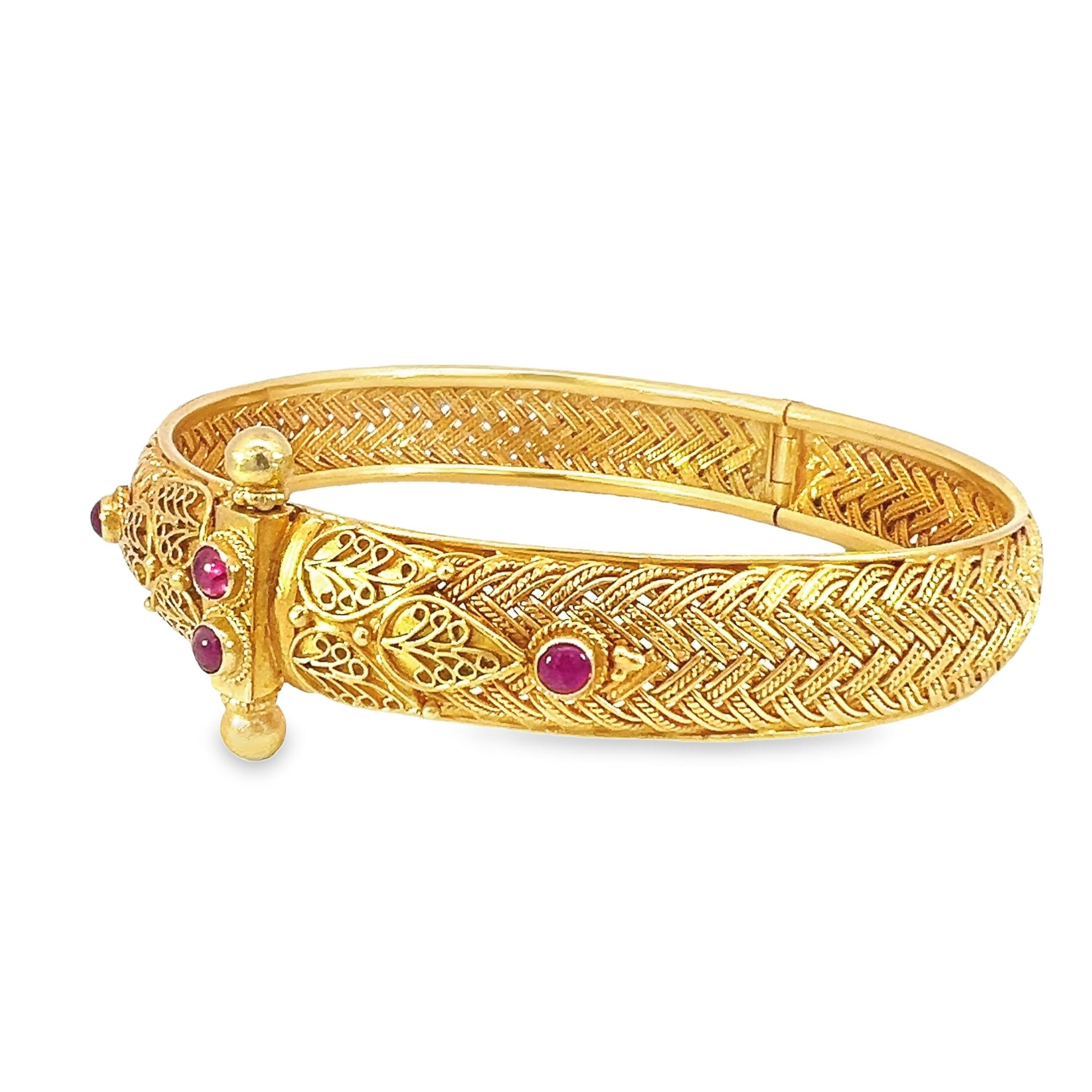 Women's 18-karat Gold solid bangle with ruby  For Sale