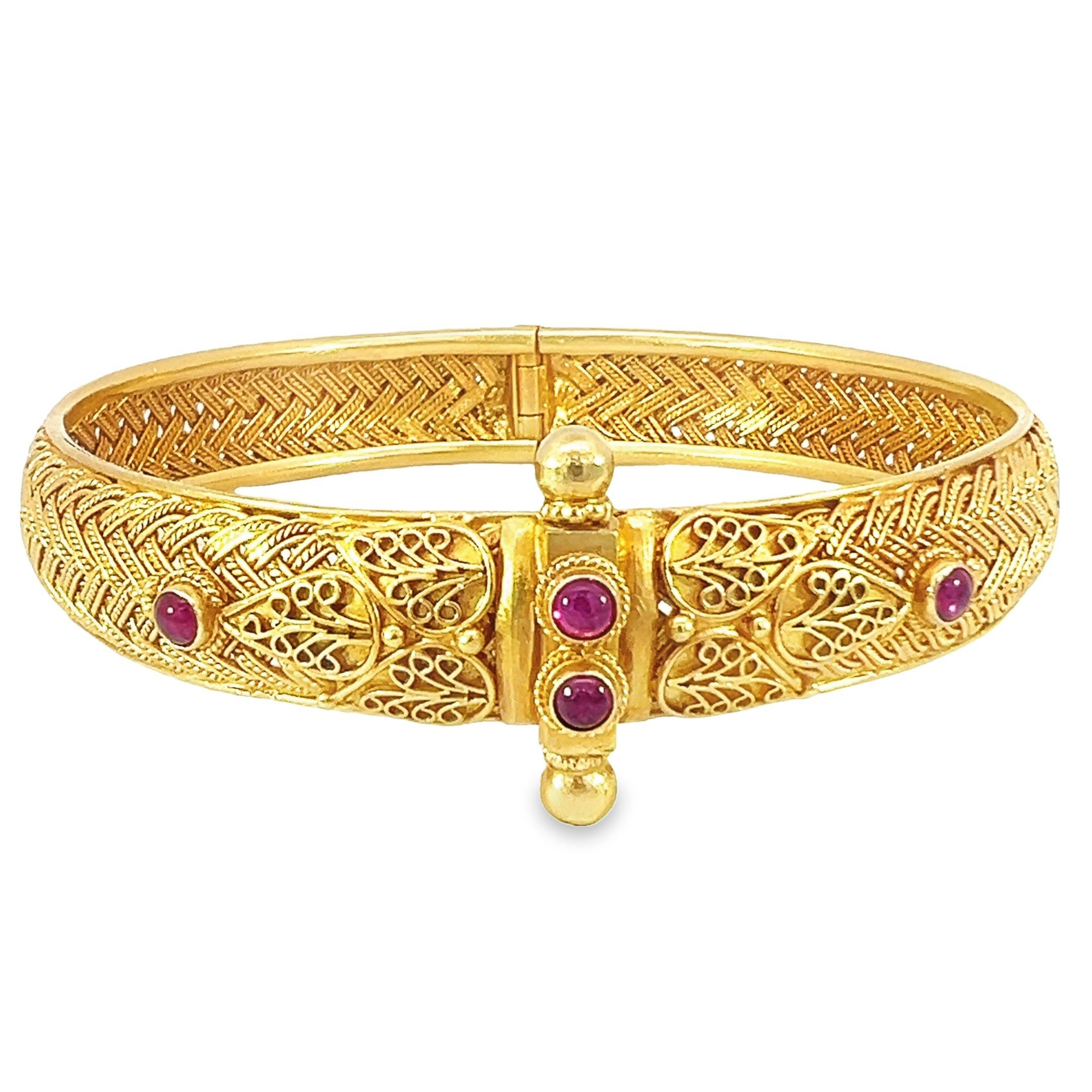 18-karat Gold solid bangle with ruby  For Sale 1
