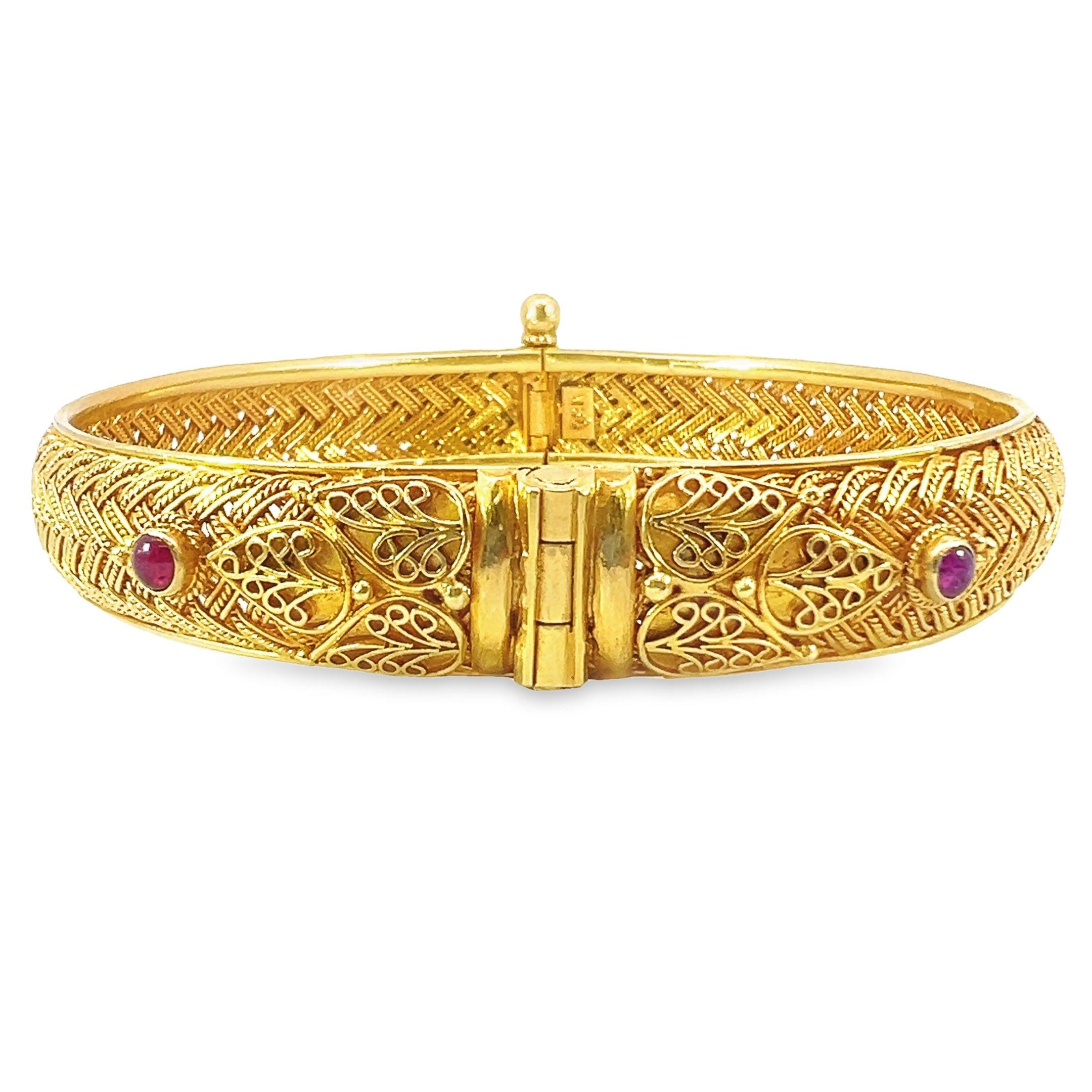 18-karat Gold solid bangle with ruby  For Sale 2