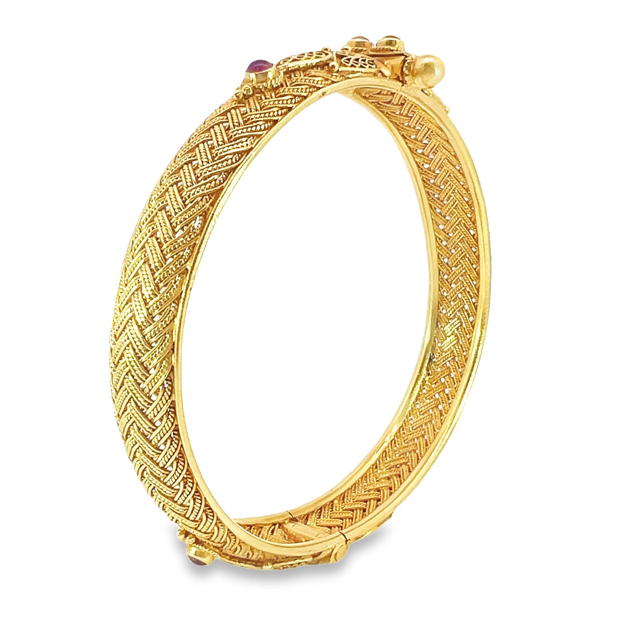 18-karat Gold solid bangle with ruby  For Sale 3