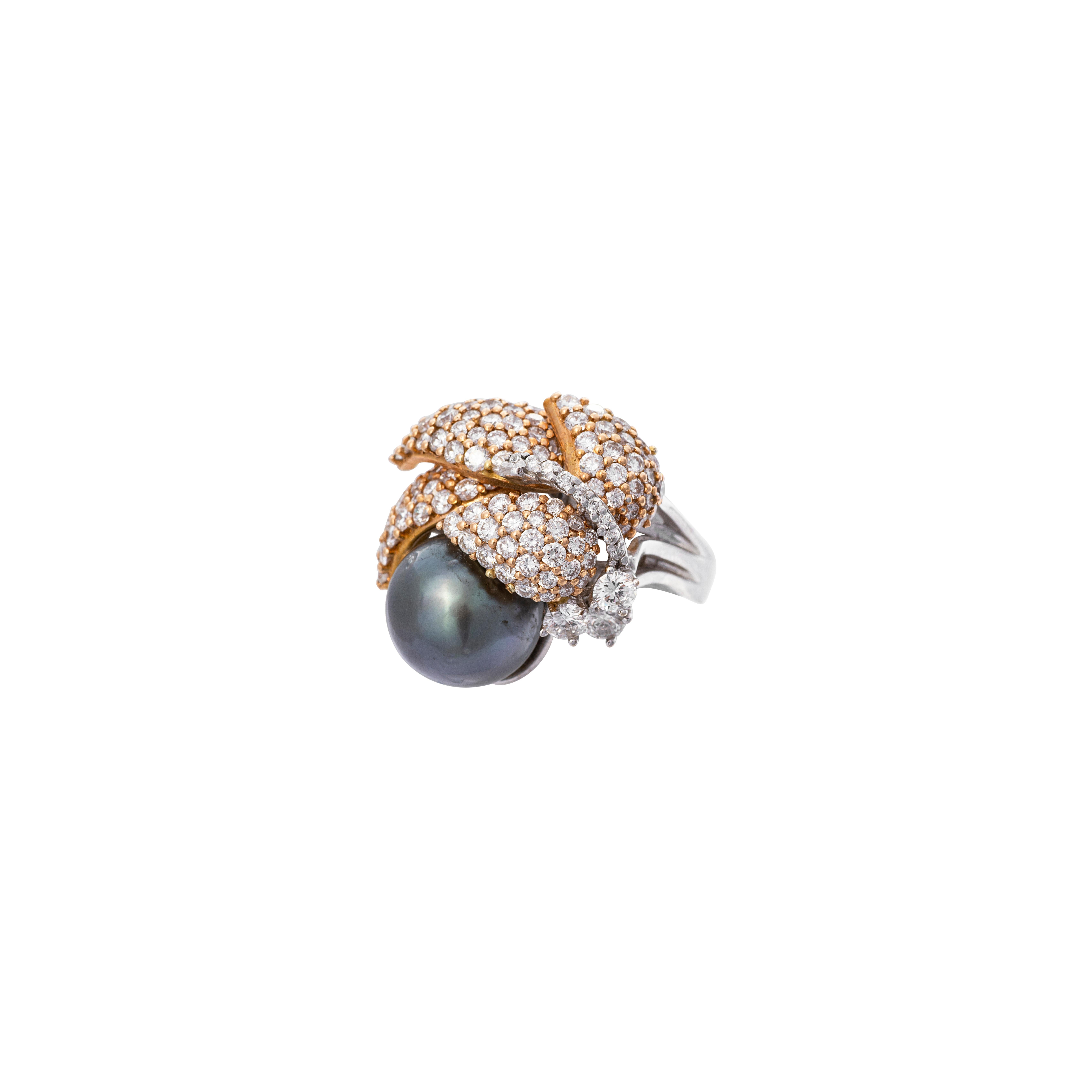 Contemporary 18 Karat Gold South Sea Pearl Diamond Cocktail Ring For Sale