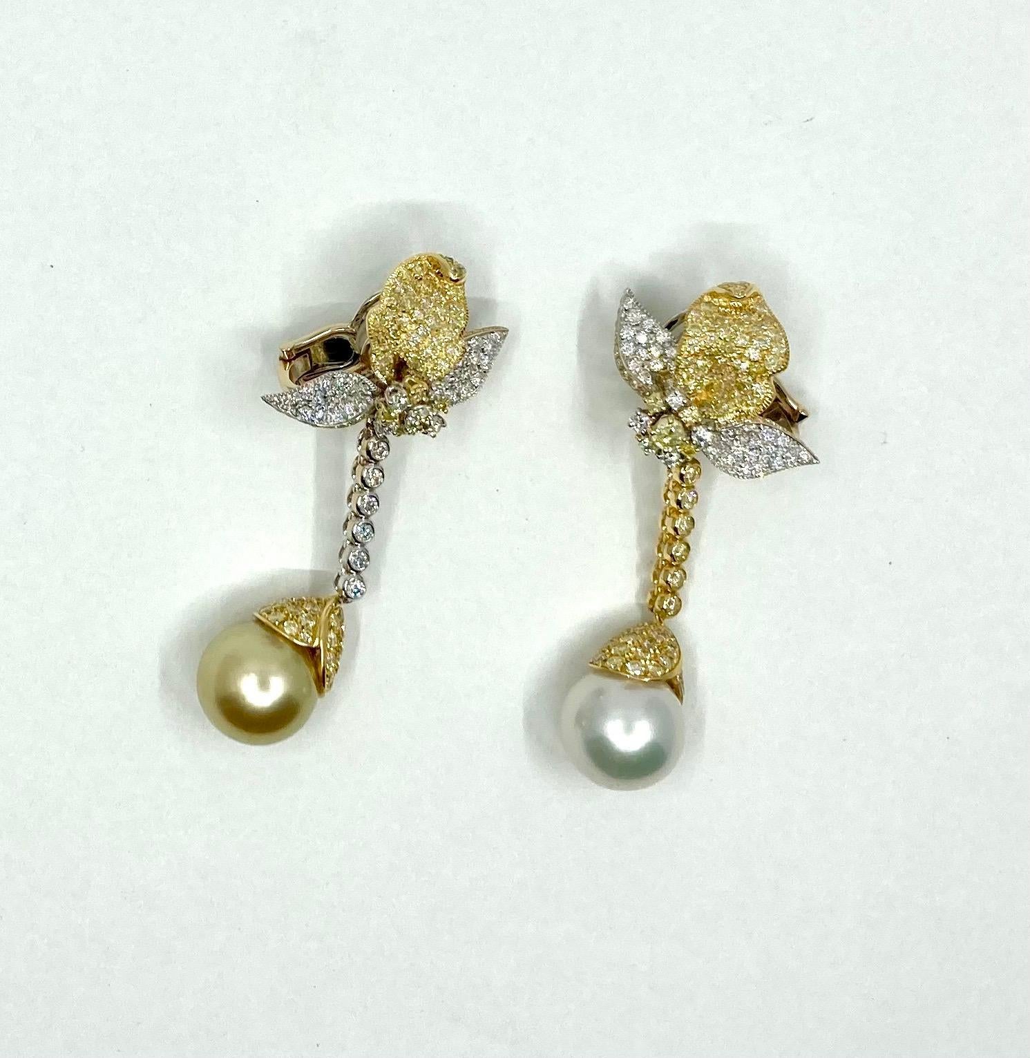 18 Karat Gold South Sea Pearls and Diamonds Earrings In New Condition For Sale In Valenza, IT
