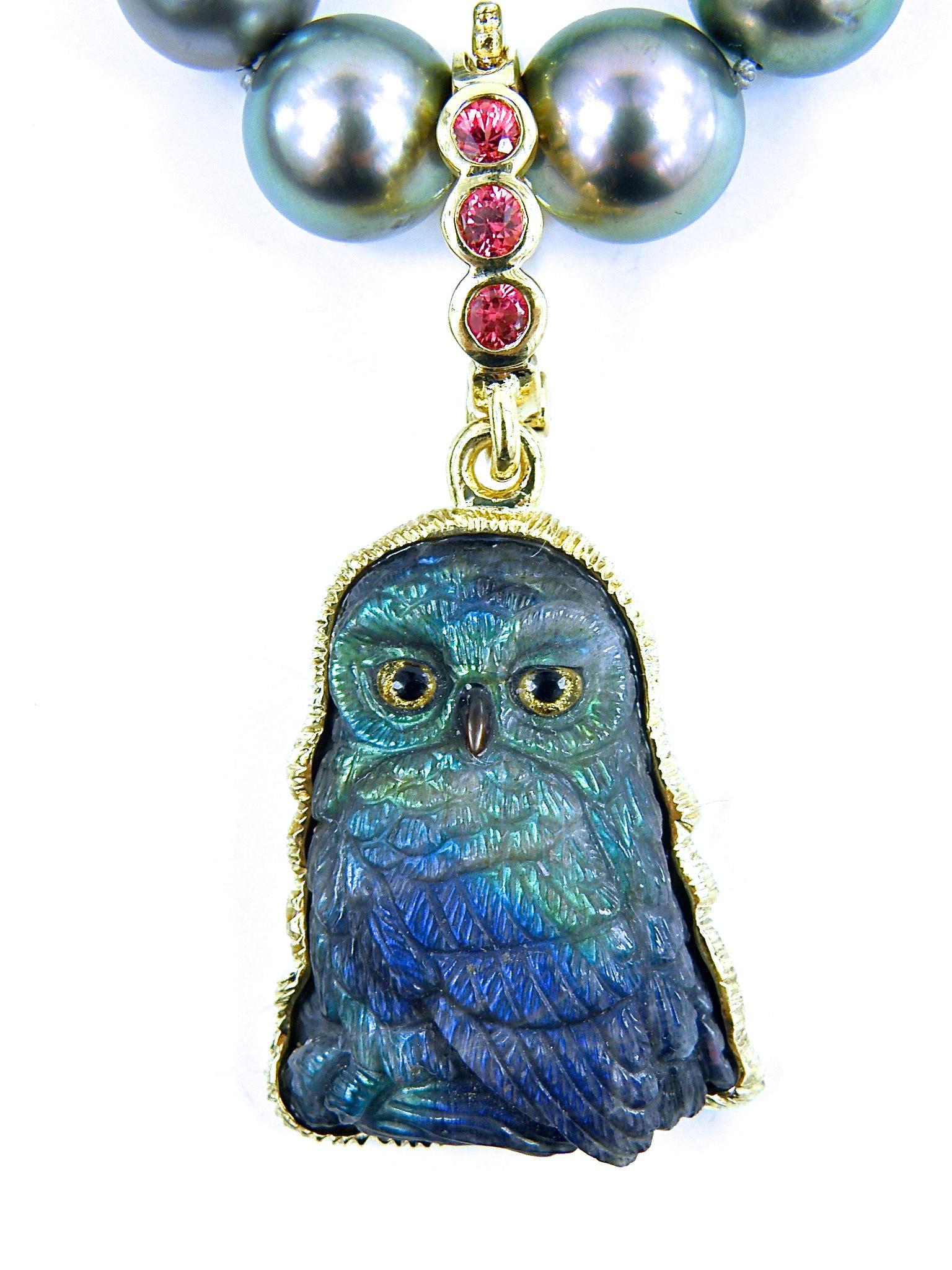 18 Karat Gold Spectrolite Owl Pendant In New Condition In Cohasset, MA