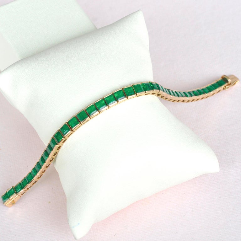 Women's 18 Karat Gold Square Brazilian Emerald Tennis Line Bracelet For Sale