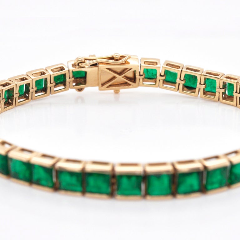18 Karat Gold Square Brazilian Emerald Tennis Line Bracelet For Sale 2