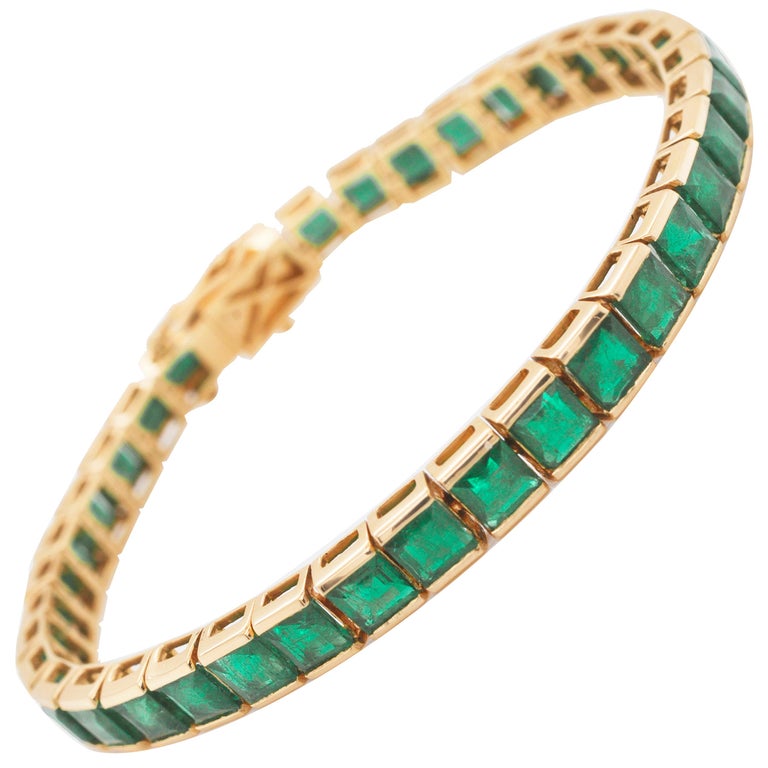 18 Karat Gold Square Brazilian Emerald Tennis Line Bracelet For Sale